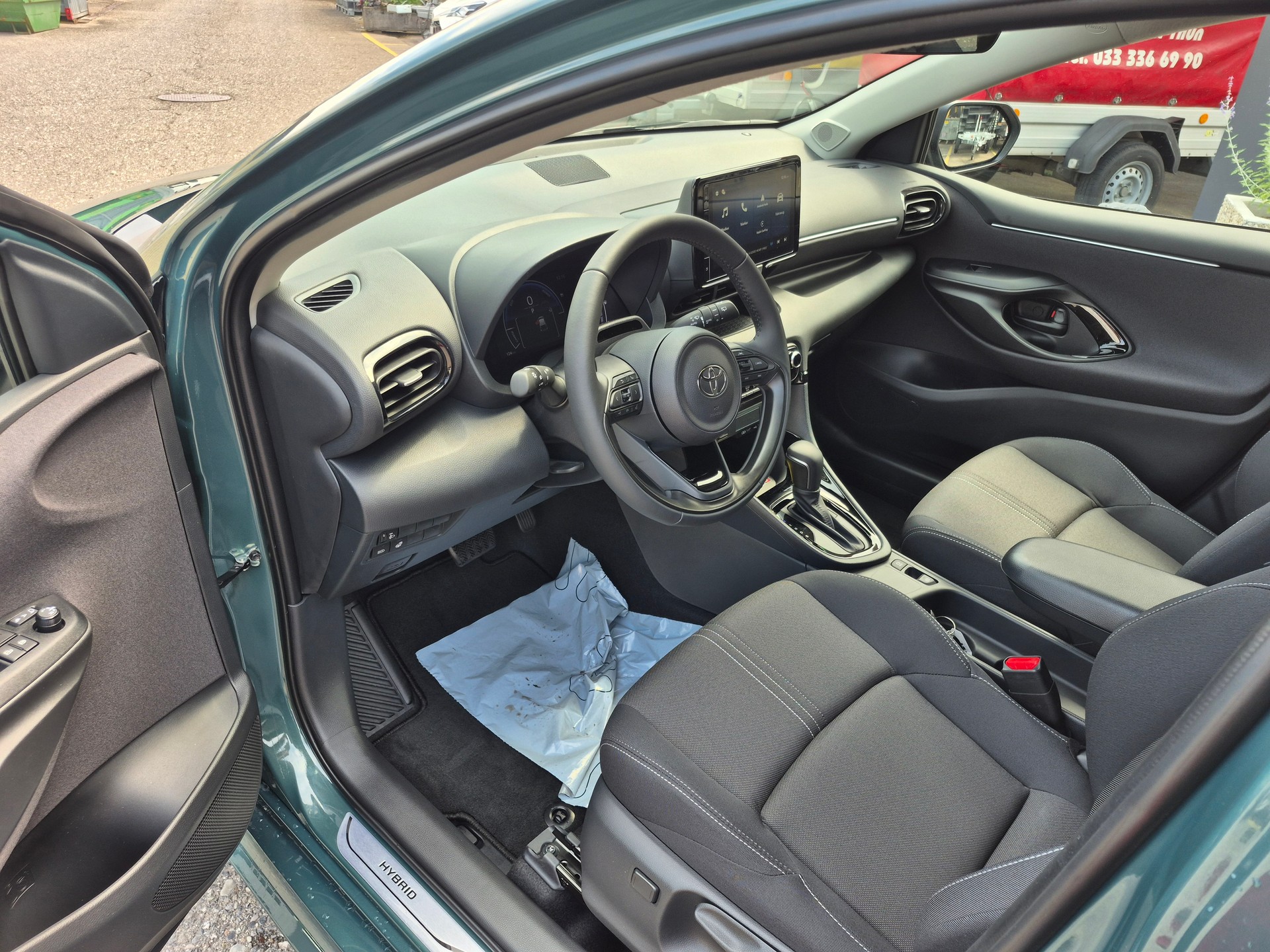 TOYOTA Yaris 1.5 Trend e-CVT-image-8