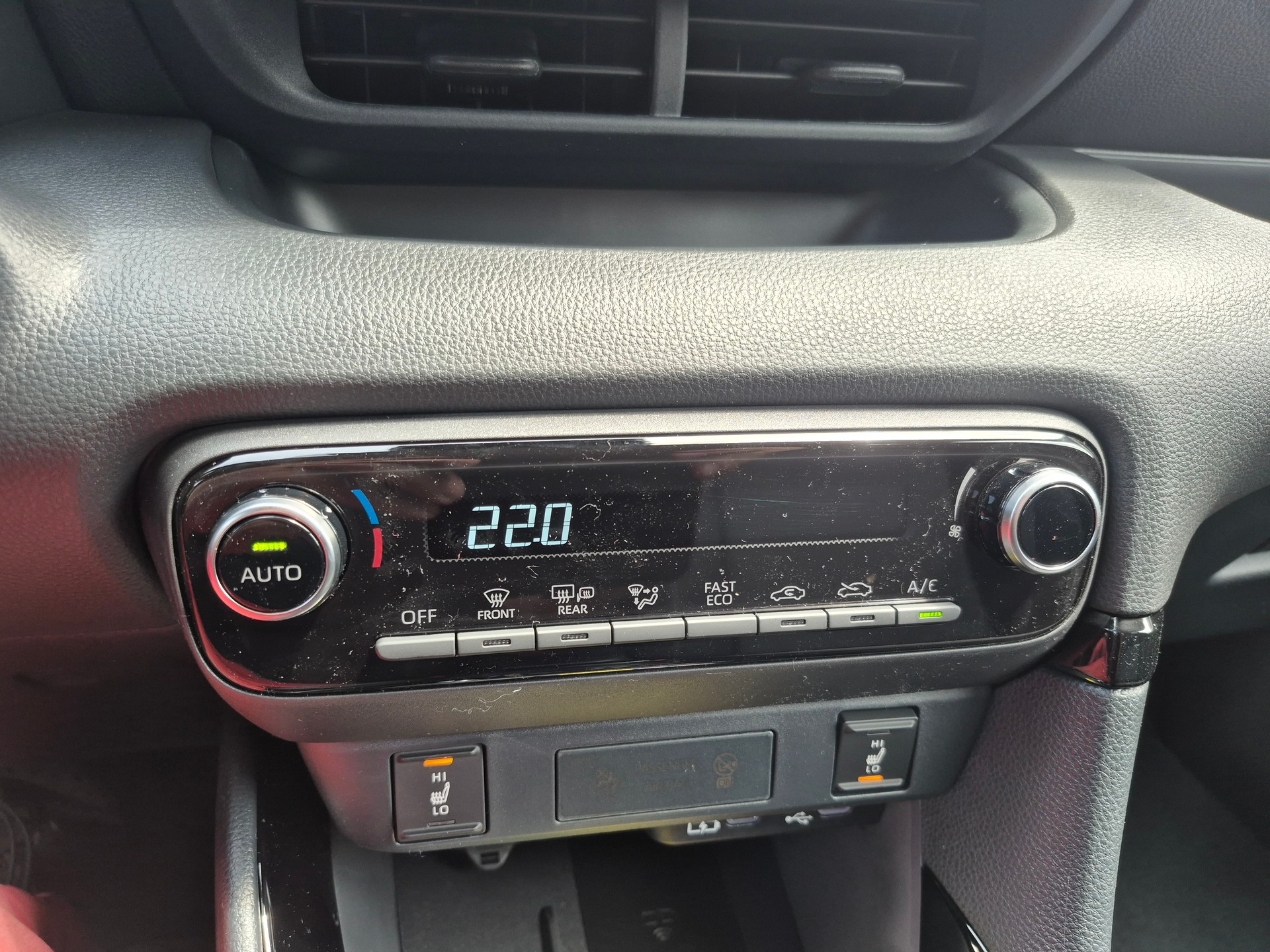 TOYOTA Yaris 1.5 Trend e-CVT-image-20