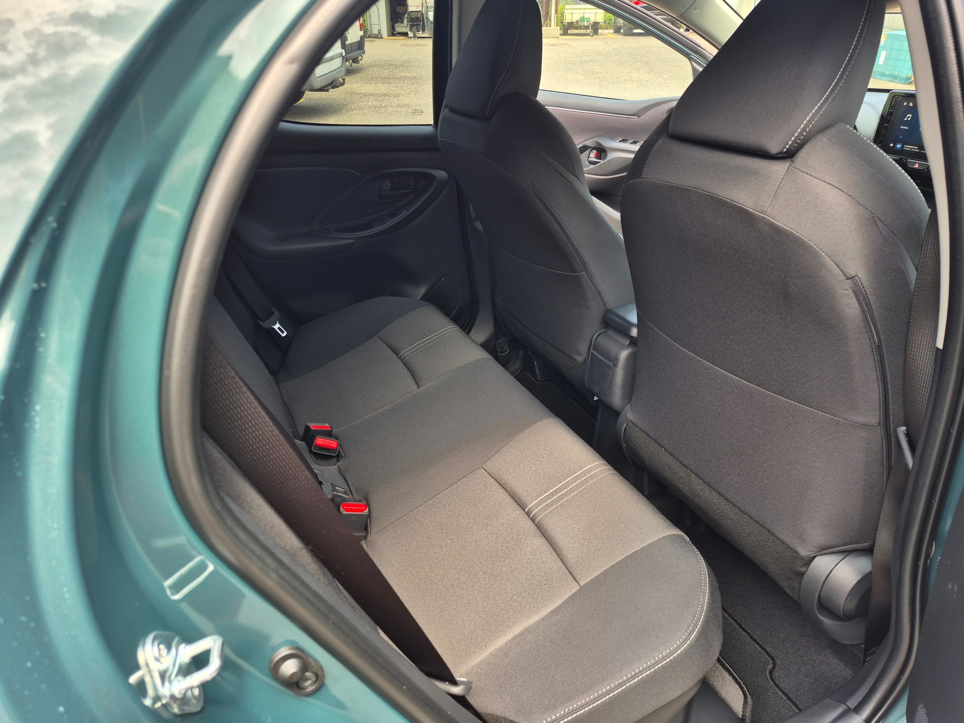 TOYOTA Yaris 1.5 Trend e-CVT-image-11