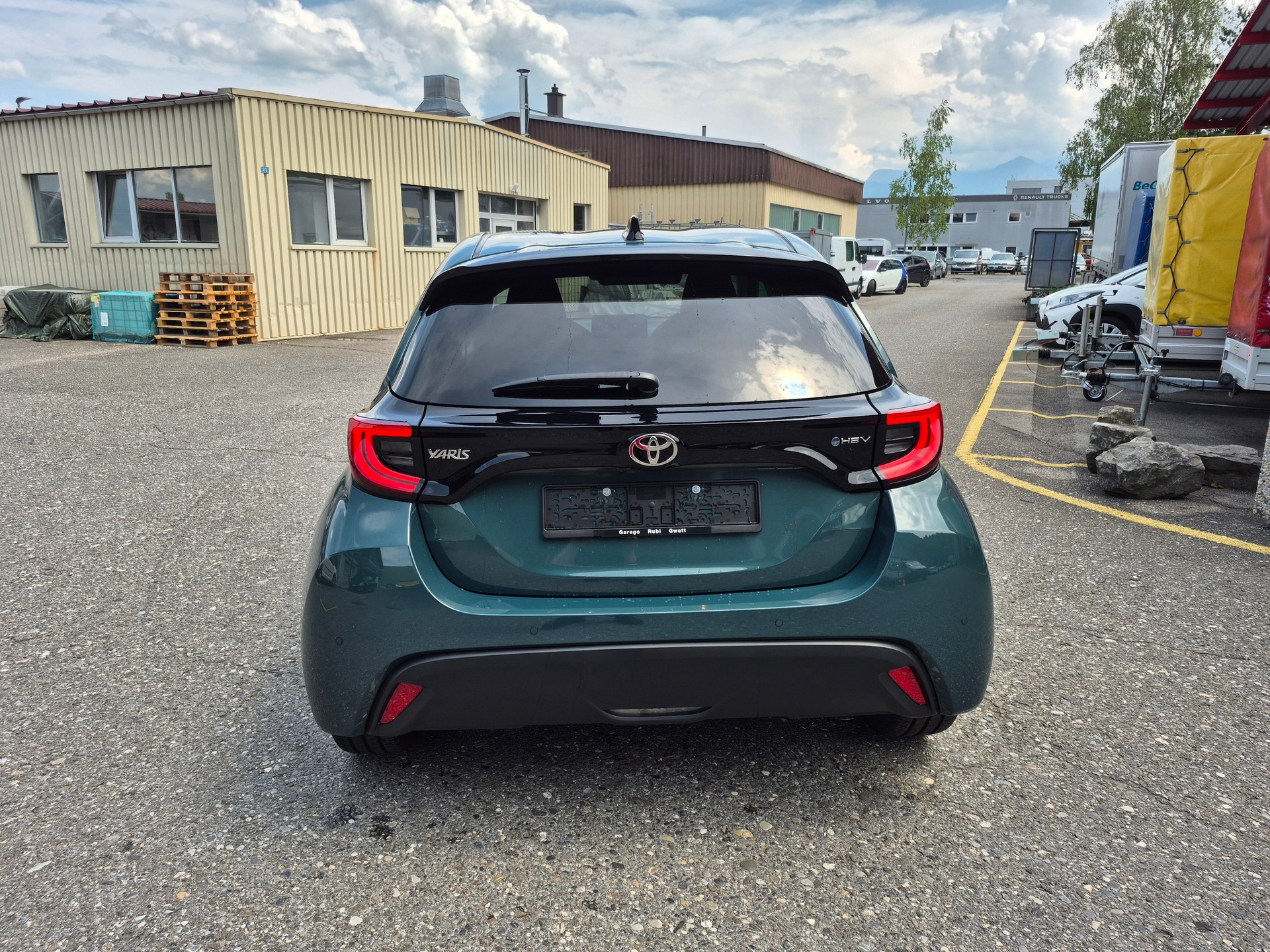 TOYOTA Yaris 1.5 Trend e-CVT-image-5