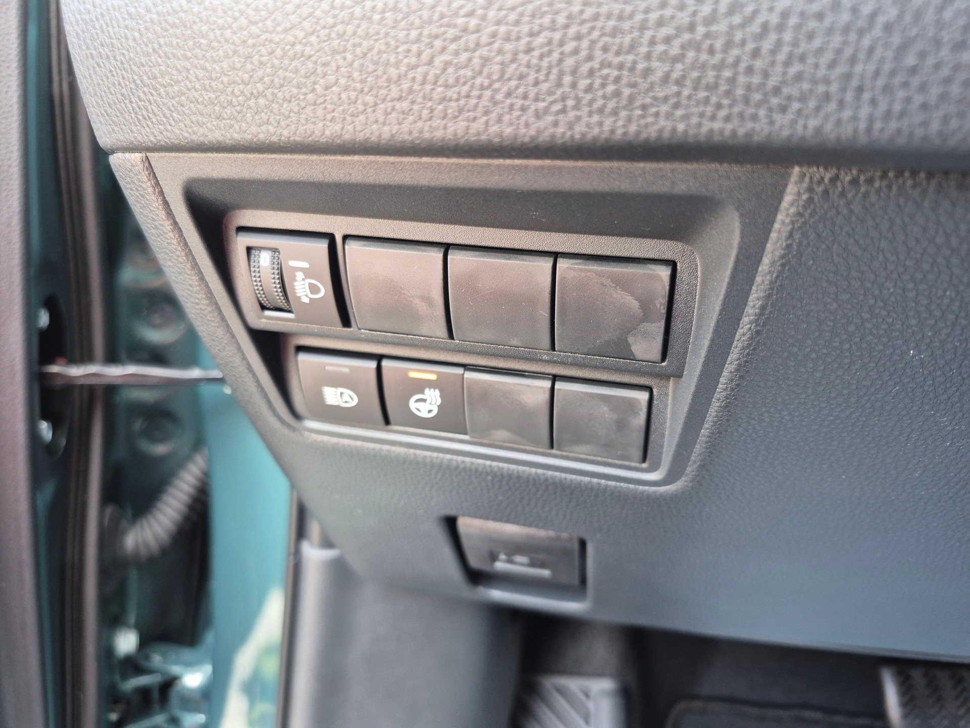 TOYOTA Yaris 1.5 Trend e-CVT-image-16