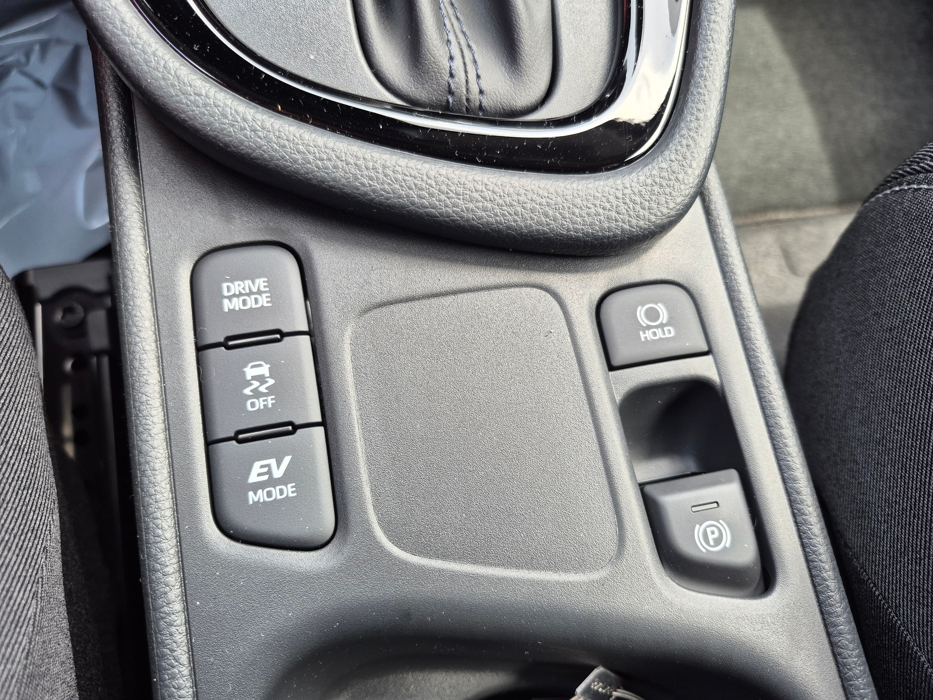TOYOTA Yaris 1.5 Trend e-CVT-image-17