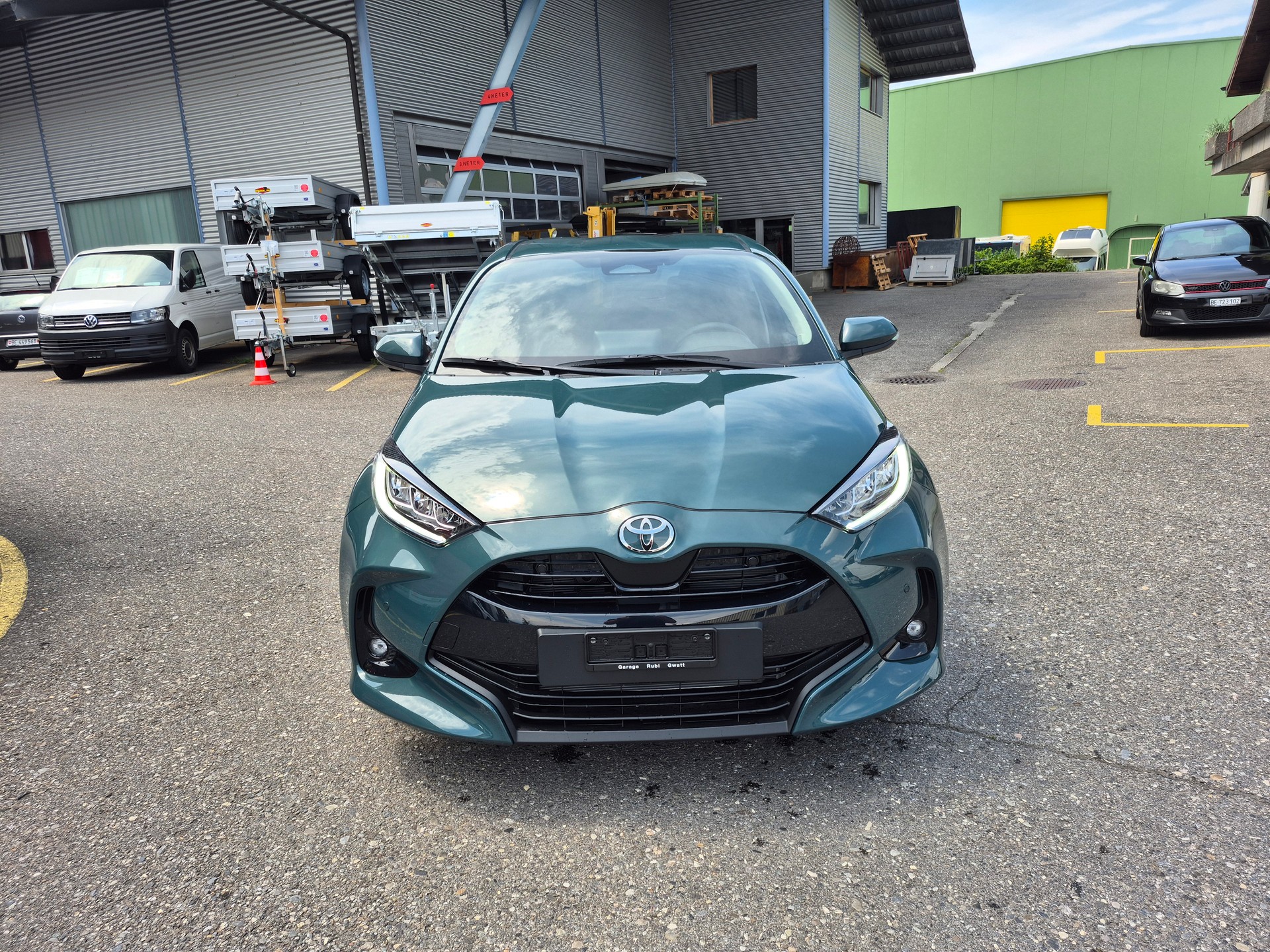 TOYOTA Yaris 1.5 Trend e-CVT-image-1