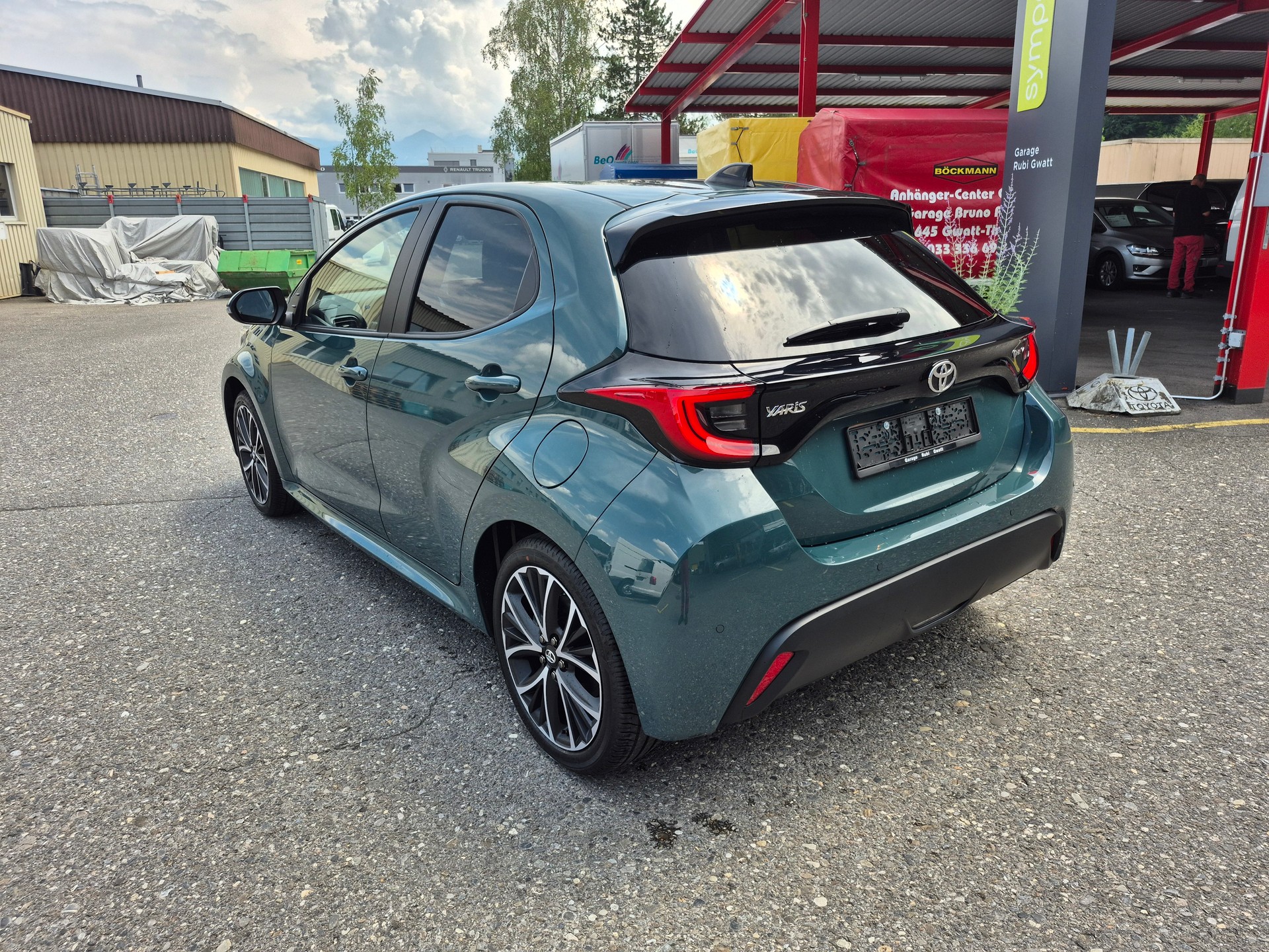 TOYOTA Yaris 1.5 Trend e-CVT-image-6