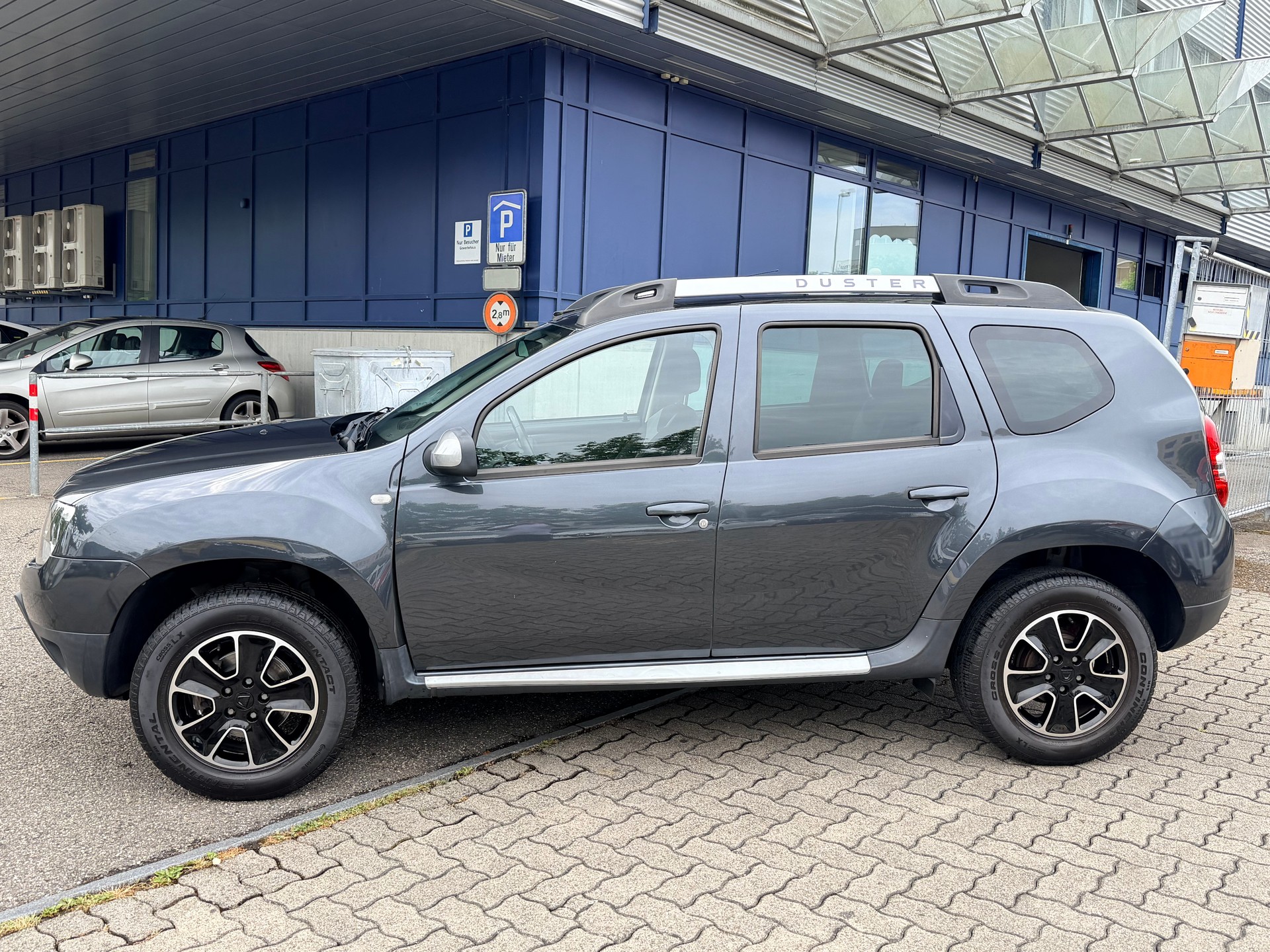 DACIA Duster 1.2 T Lauréate 4x2-image-4