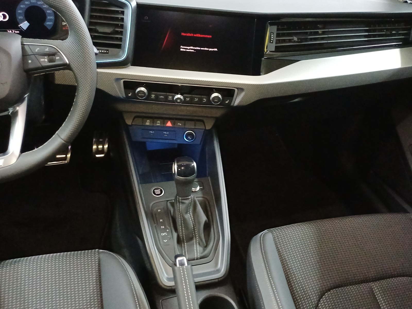 AUDI A1 Sportback 30 TFSI S-tronic-image-10