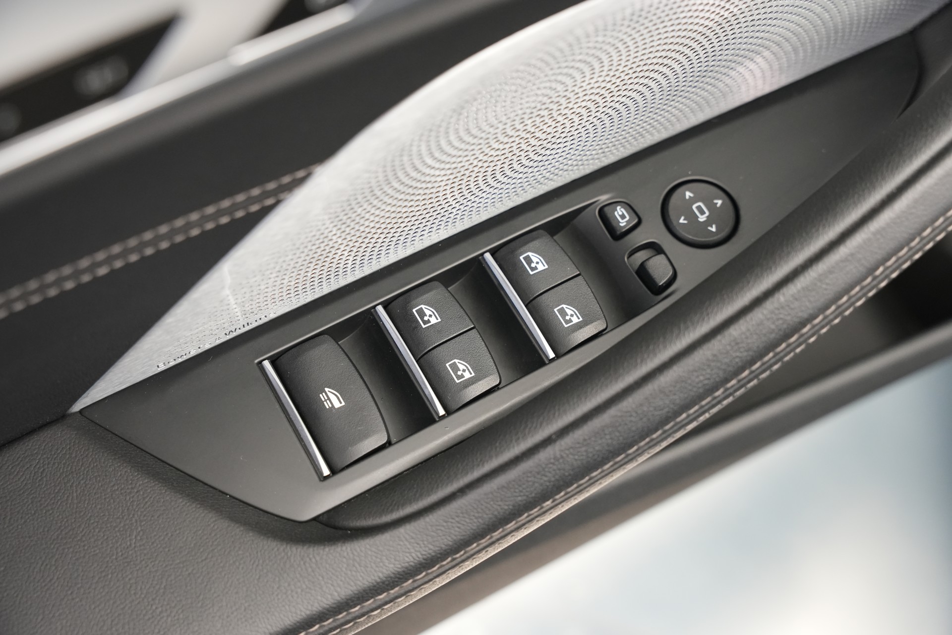BMW M850i xDrive Steptronic *CH-Fahrzeug* *Dravitgrau* *B&W*-image-21
