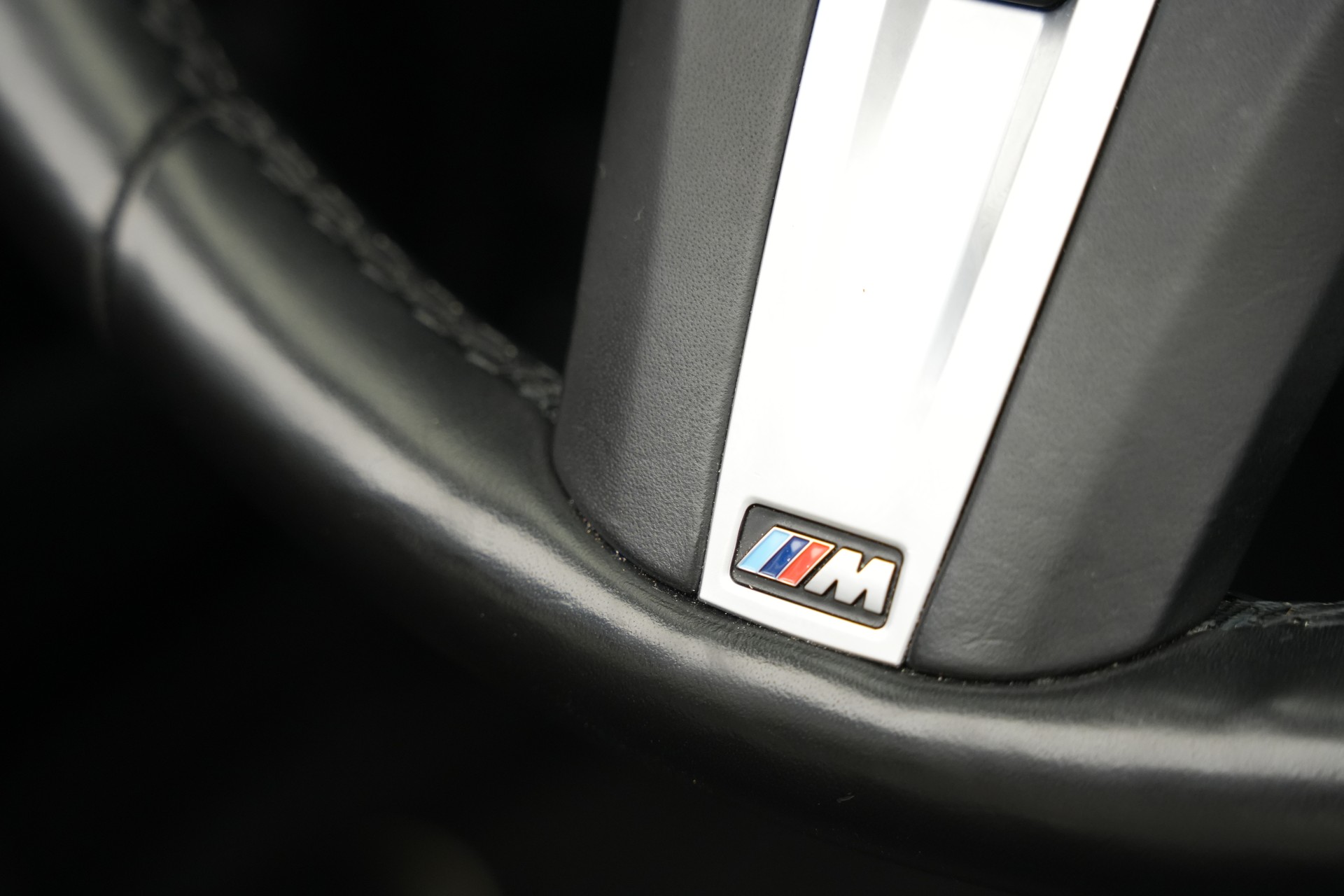 BMW M850i xDrive Steptronic *CH-Fahrzeug* *Dravitgrau* *B&W*-image-24