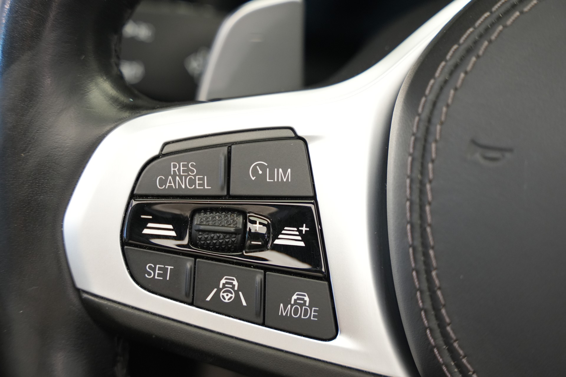 BMW M850i xDrive Steptronic *CH-Fahrzeug* *Dravitgrau* *B&W*-image-23