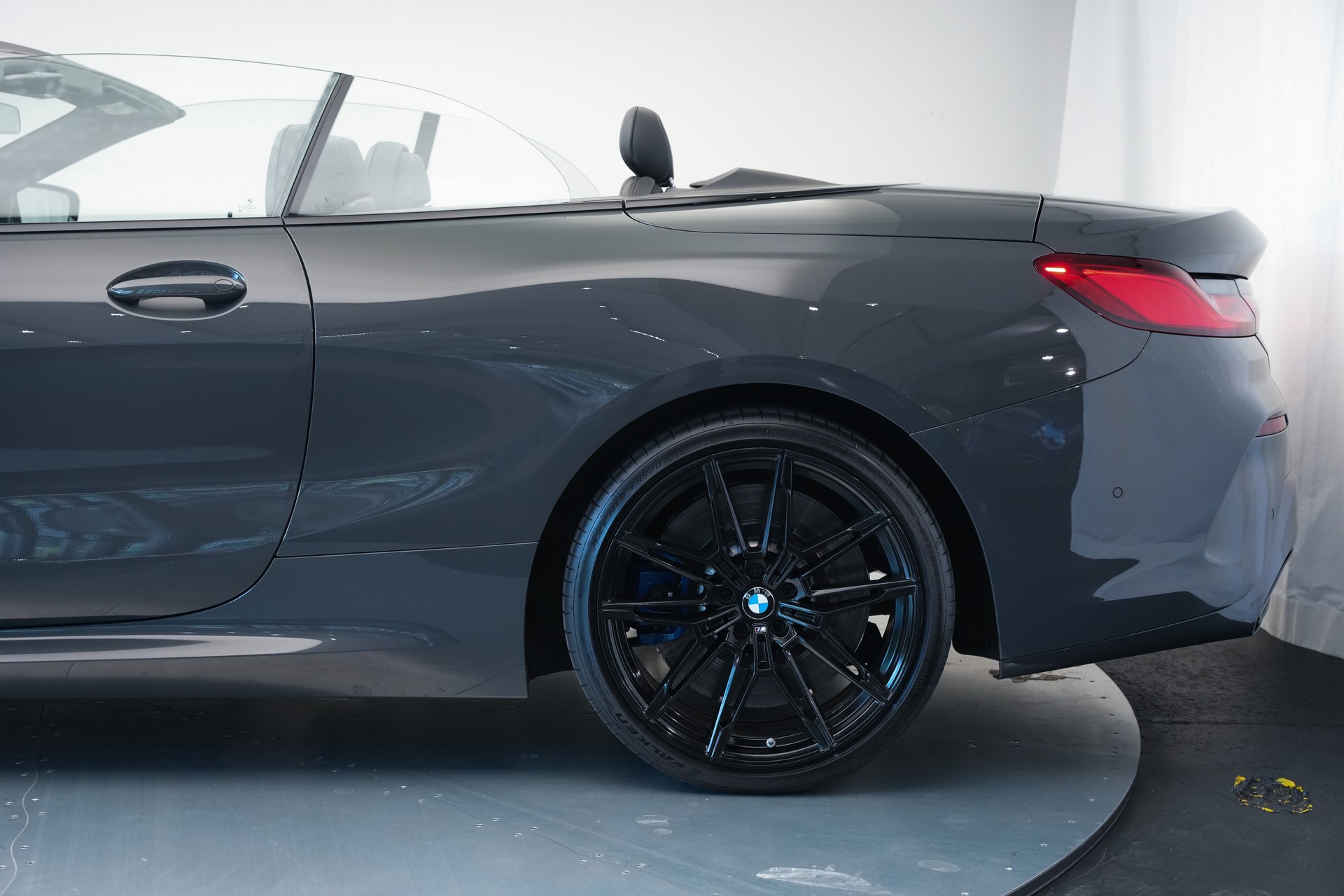 BMW M850i xDrive Steptronic Cabriolet *CH-Fahrzeug* *Dravitgrau* *B&W*-image-46