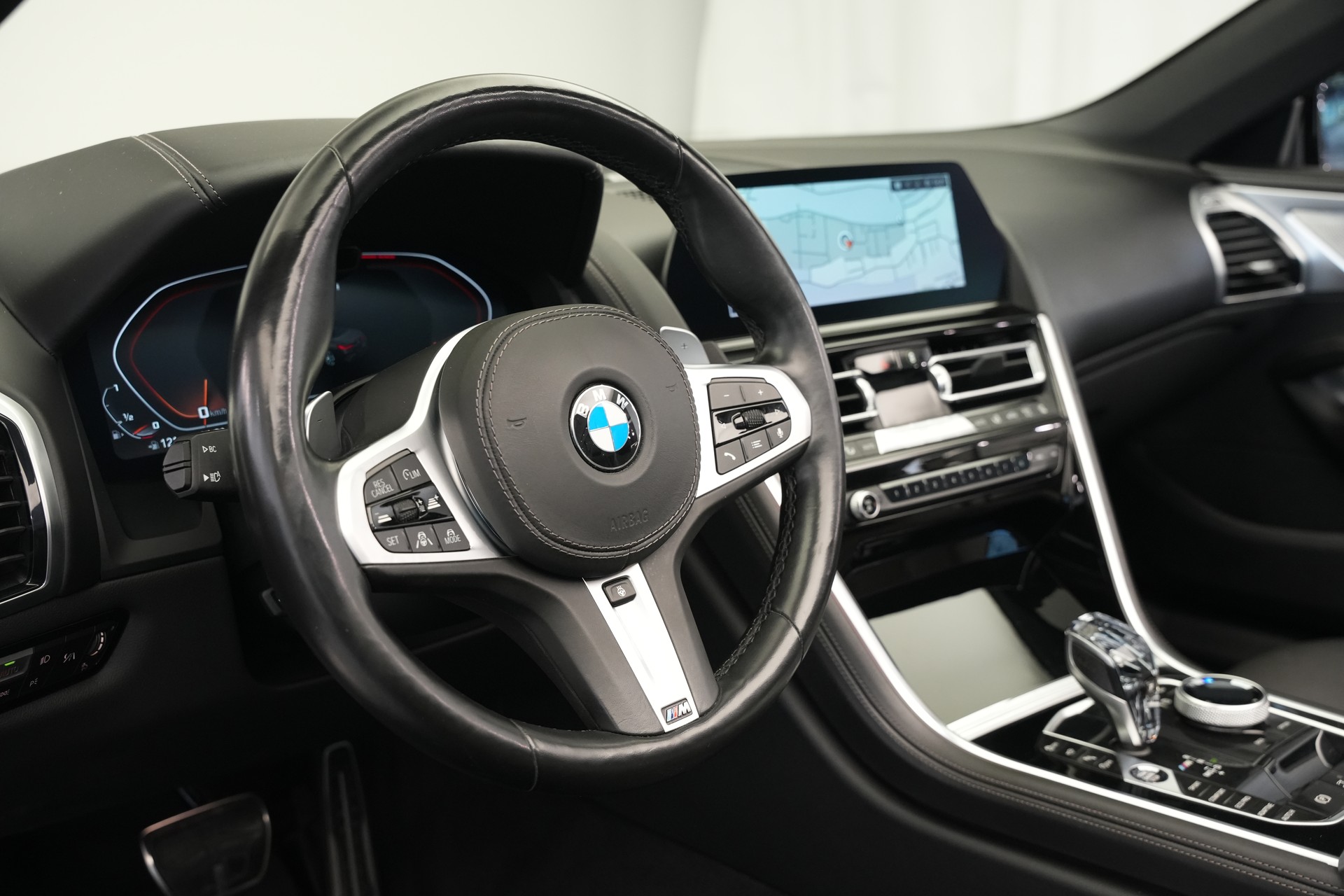 BMW M850i xDrive Steptronic *CH-Fahrzeug* *Dravitgrau* *B&W*-image-25