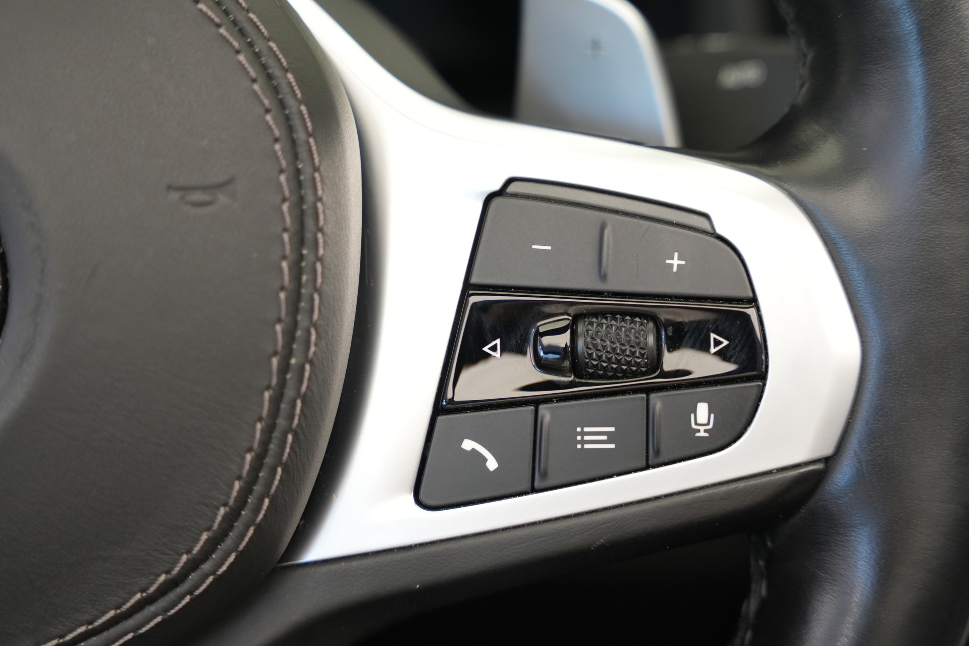 BMW M850i xDrive Steptronic *CH-Fahrzeug* *Dravitgrau* *B&W*-image-22