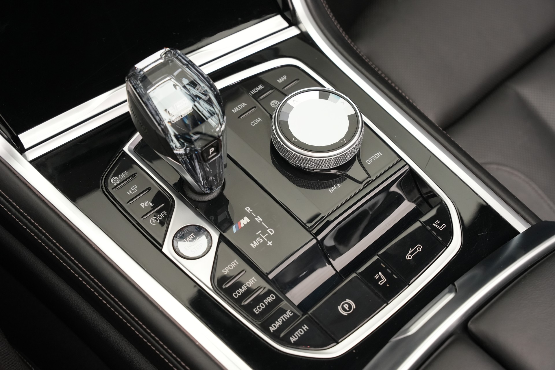 BMW M850i xDrive Steptronic *CH-Fahrzeug* *Dravitgrau* *B&W*-image-27