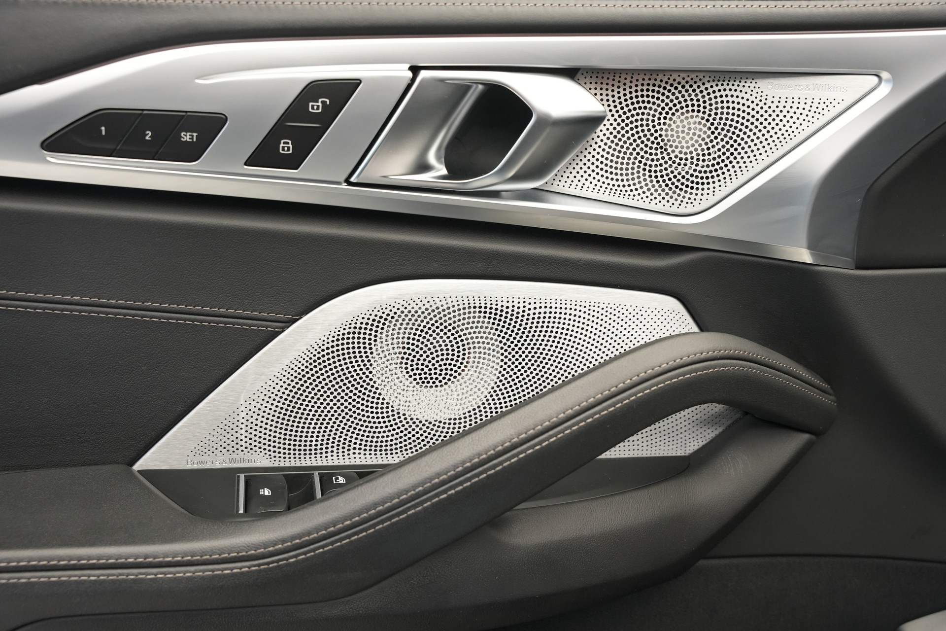 BMW M850i xDrive Steptronic *CH-Fahrzeug* *Dravitgrau* *B&W*-image-18
