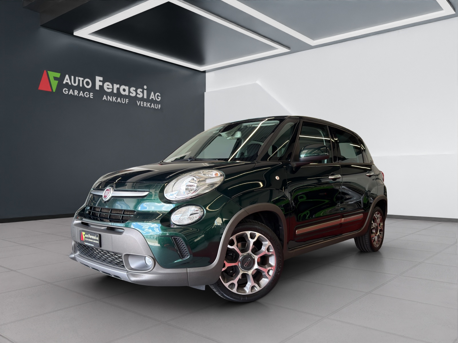 FIAT 500L 1.6 JTD Trekking-image-0