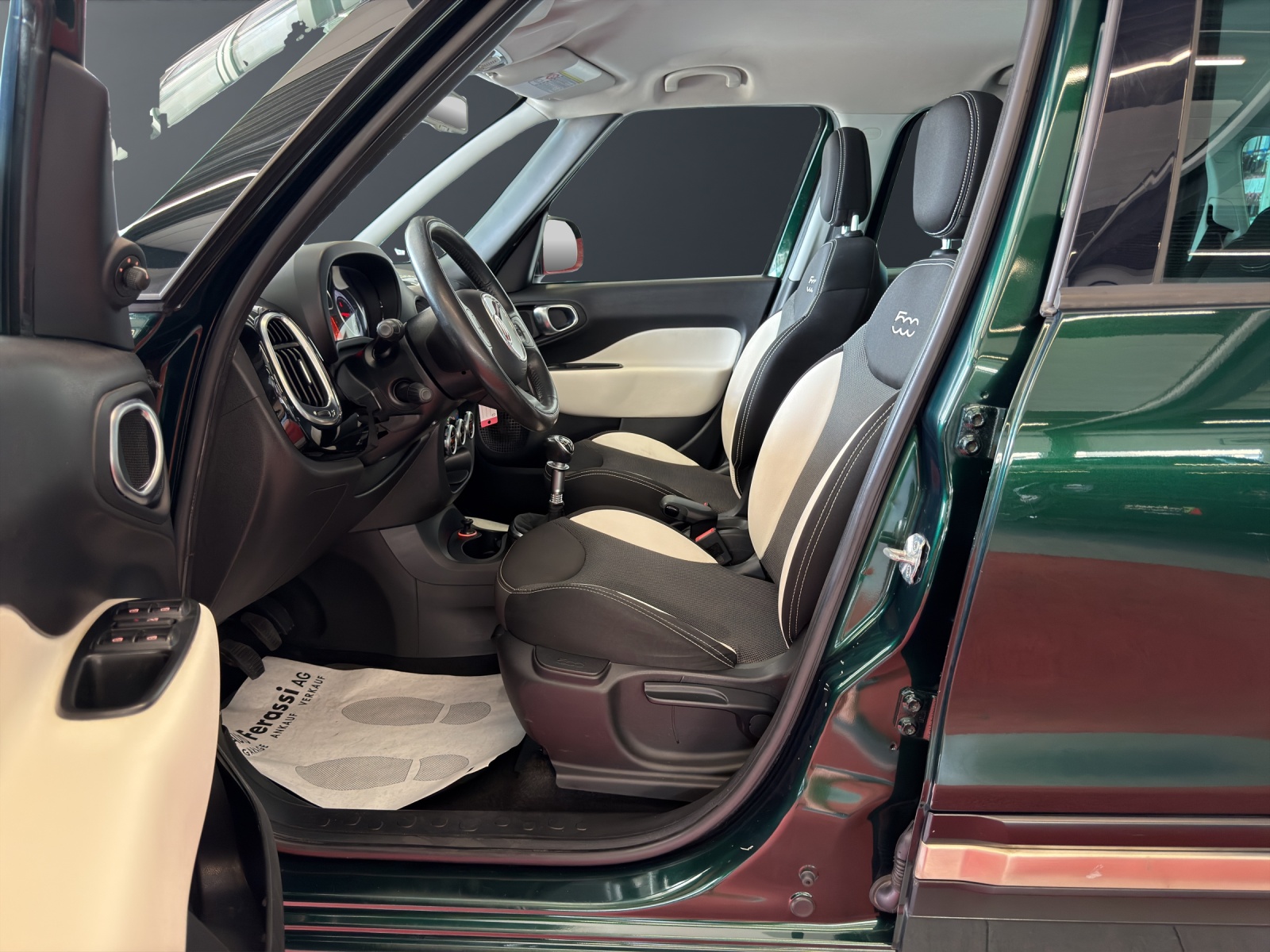 FIAT 500L 1.6 JTD Trekking-image-14