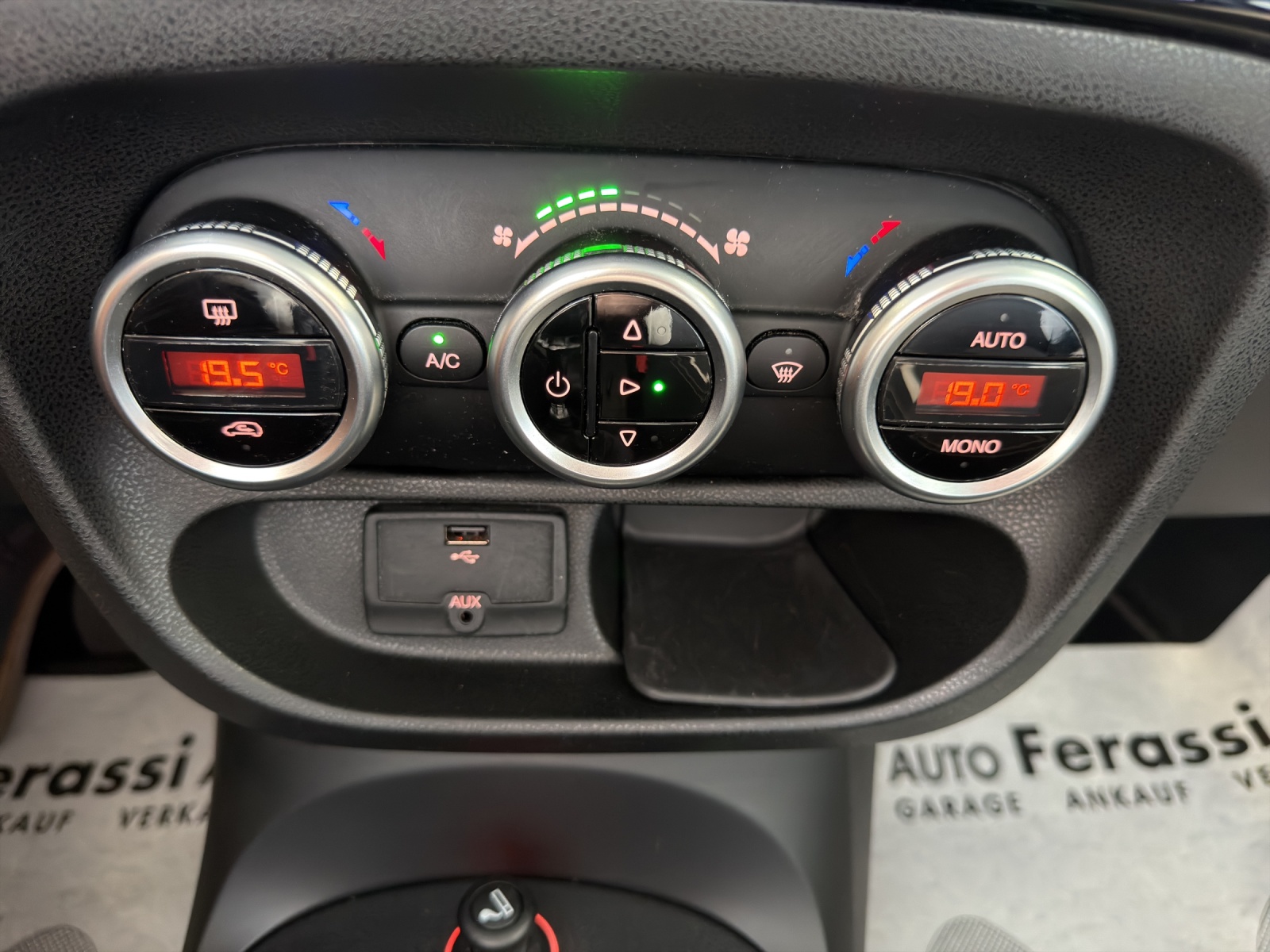 FIAT 500L 1.6 JTD Trekking-image-21