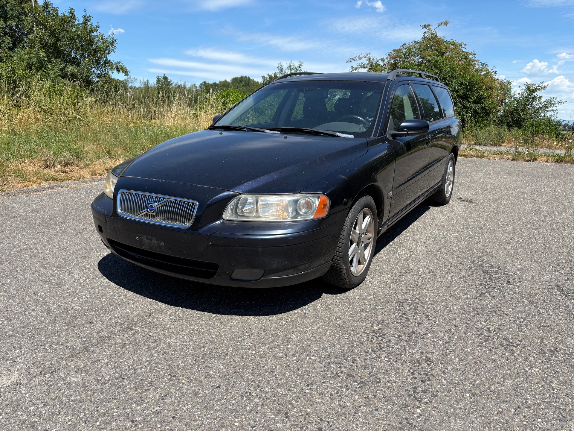 VOLVO V70 2.0T Summum-image-0