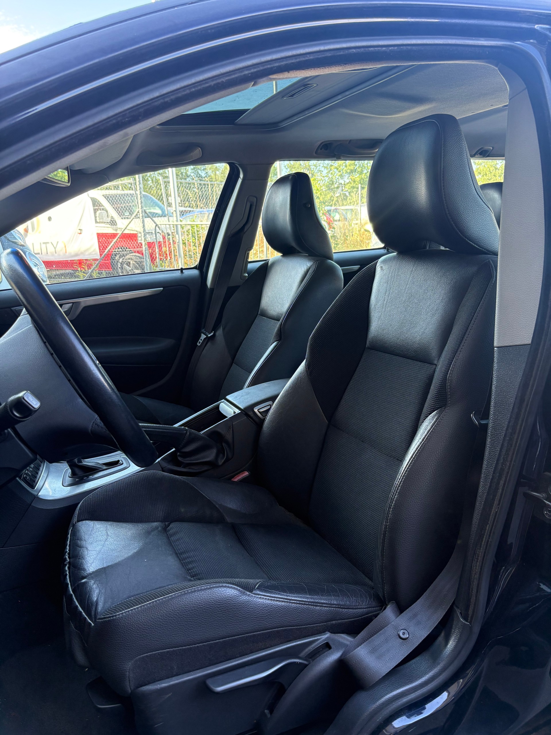 VOLVO V70 2.0T Summum-image-11
