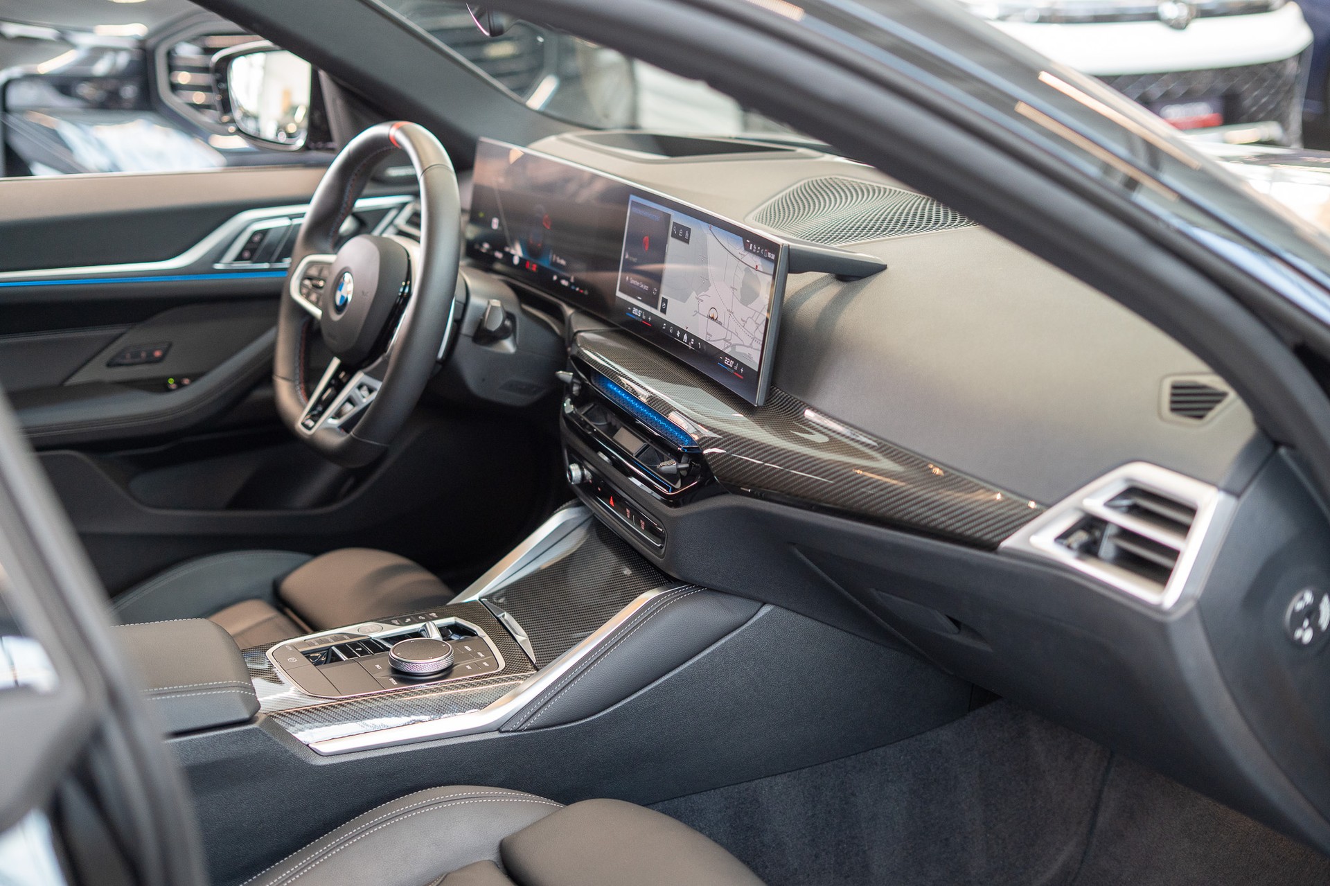 BMW M440i xDrive Gran Coupé M Sport Pro / LCI / Glasdach / HeadUp / 360°Kamera-image-16