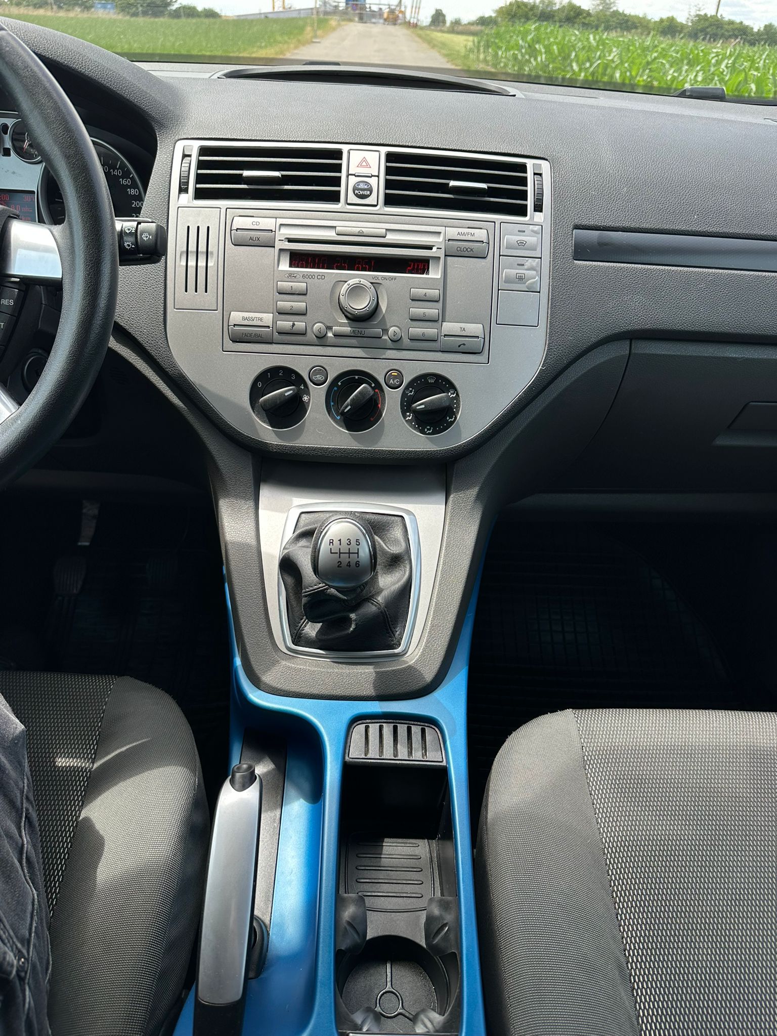 FORD Kuga 2.0 TDCi Carving 4WD-image-18