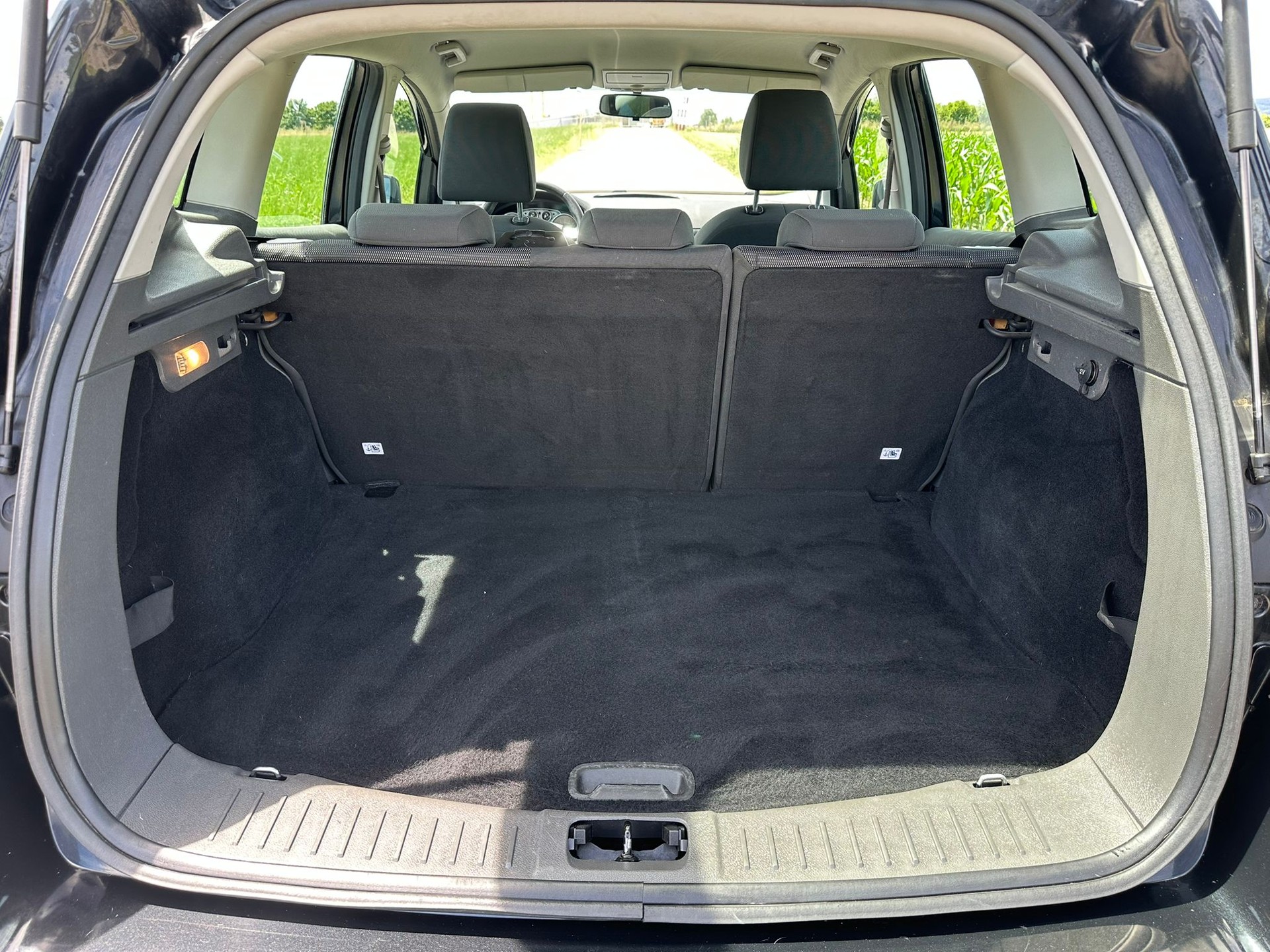 FORD Kuga 2.0 TDCi Carving 4WD-image-12