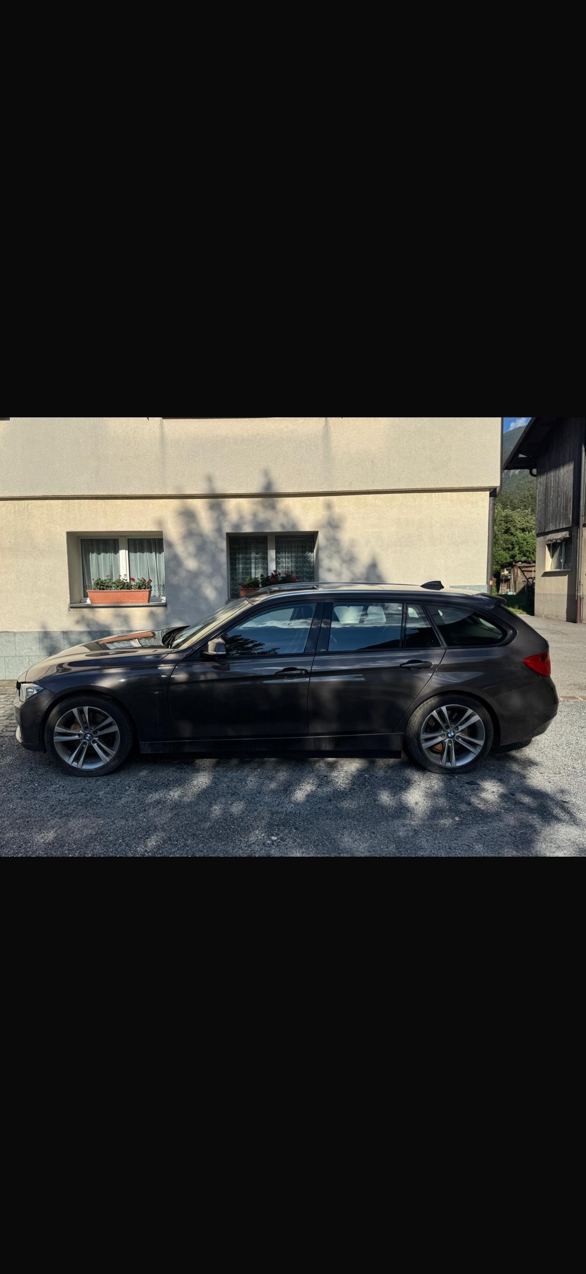BMW 330d xDrive Touring Modern Line Steptronic-image-1