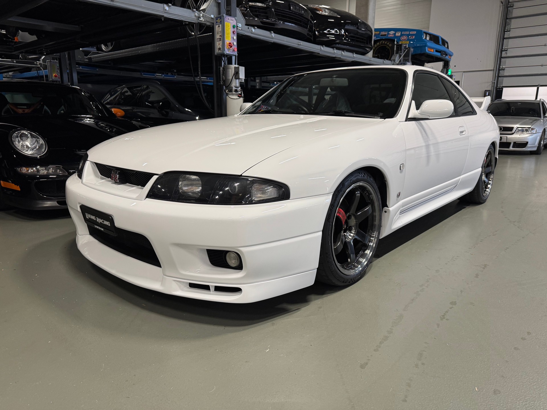 NISSAN Skyline R33 GT-R Vspec-image-1