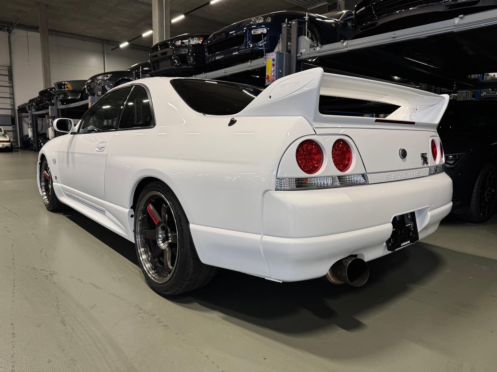 NISSAN Skyline R33 GT-R Vspec-image-2