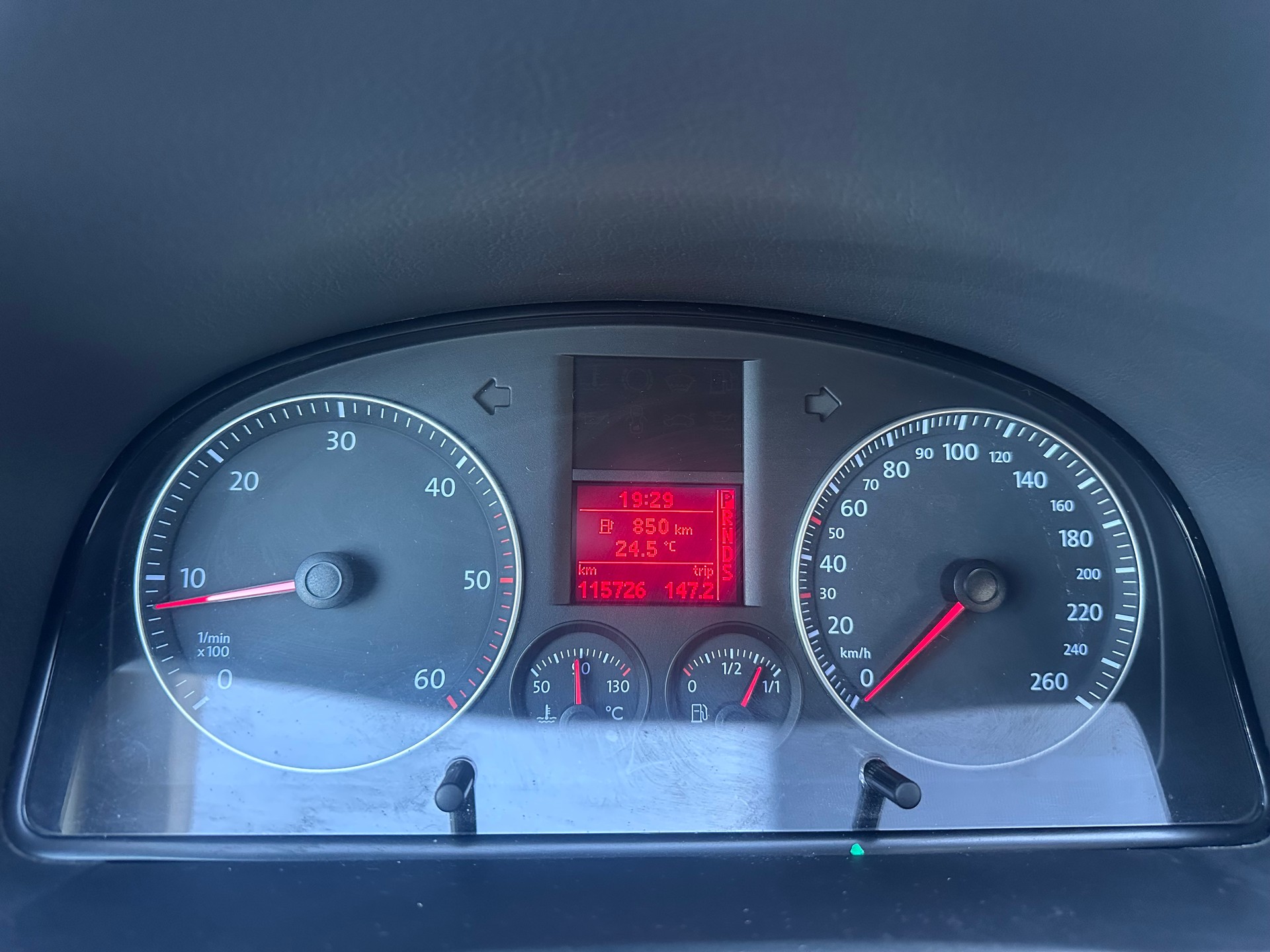 VW Touran 2.0 TDI Highline Automat, Frisch ab MFK, aus 1ster Hand, 8Fach Komplett Räder-image-12