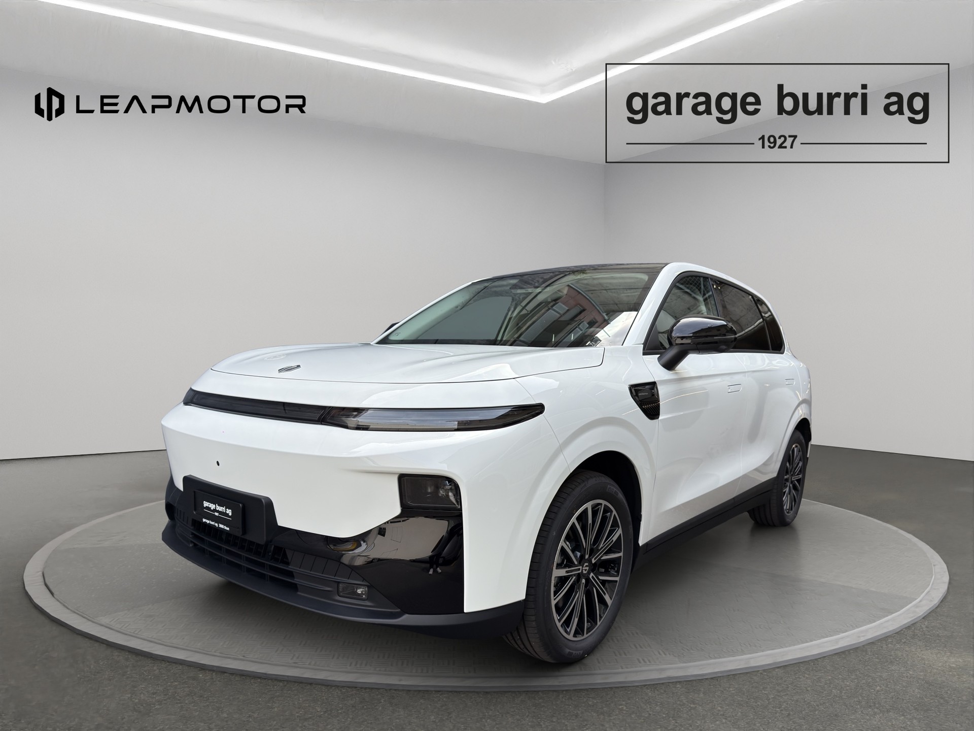LEAPMOTOR B10 EV-image-0