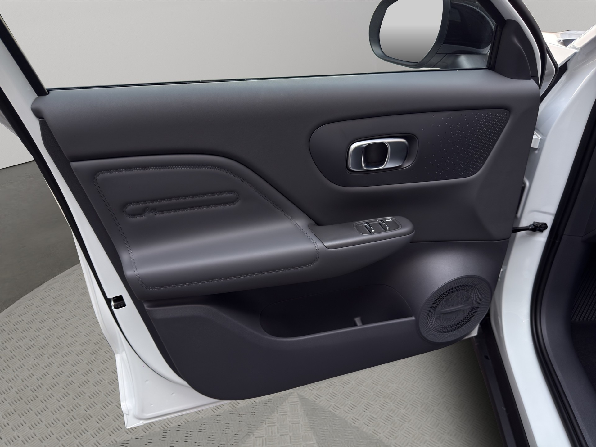 LEAPMOTOR B10 EV-image-8