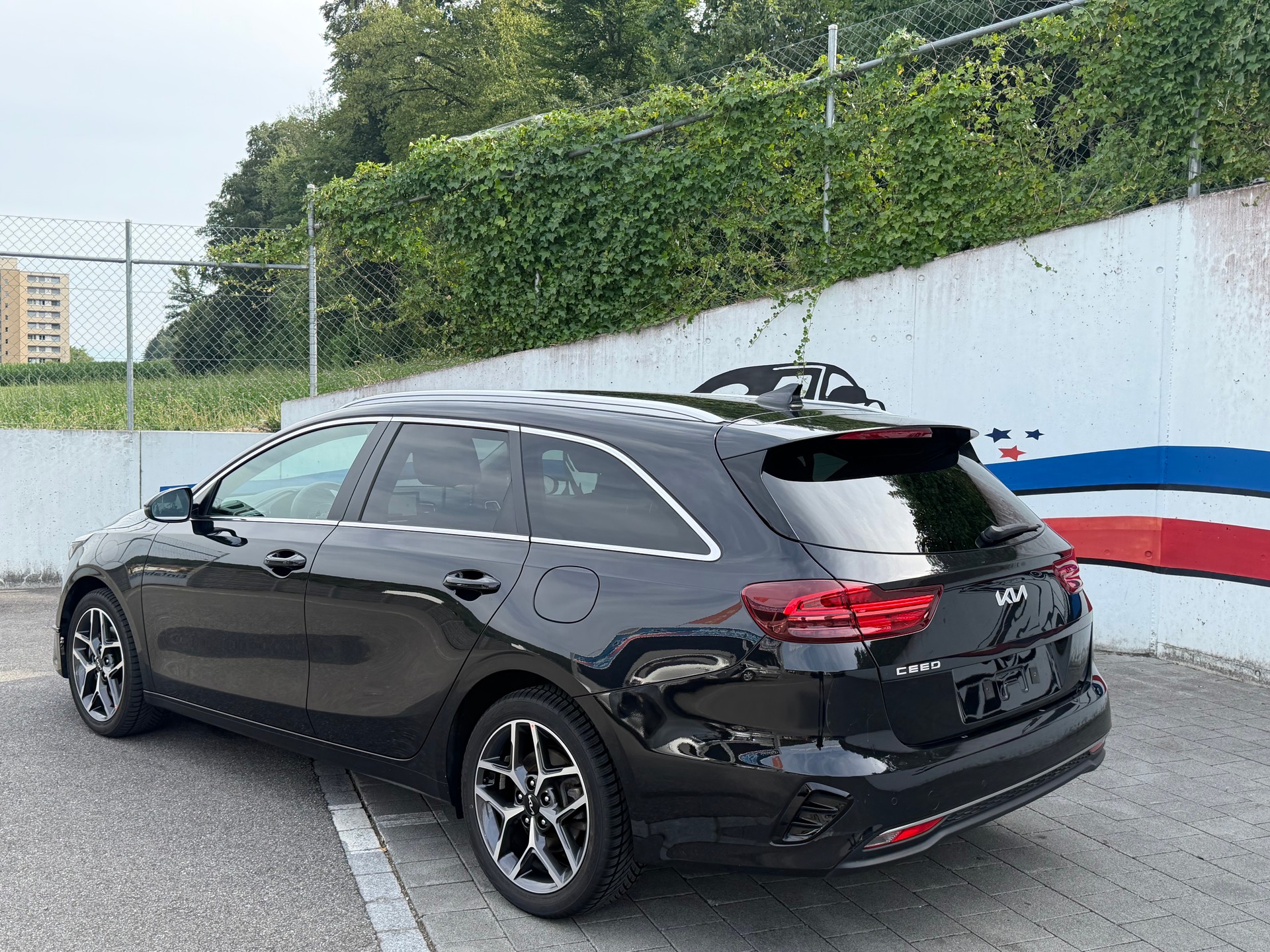 KIA Ceed Sportswagon 1.5 T-GDi ULTIMATE MHEV Power DCT-image-2
