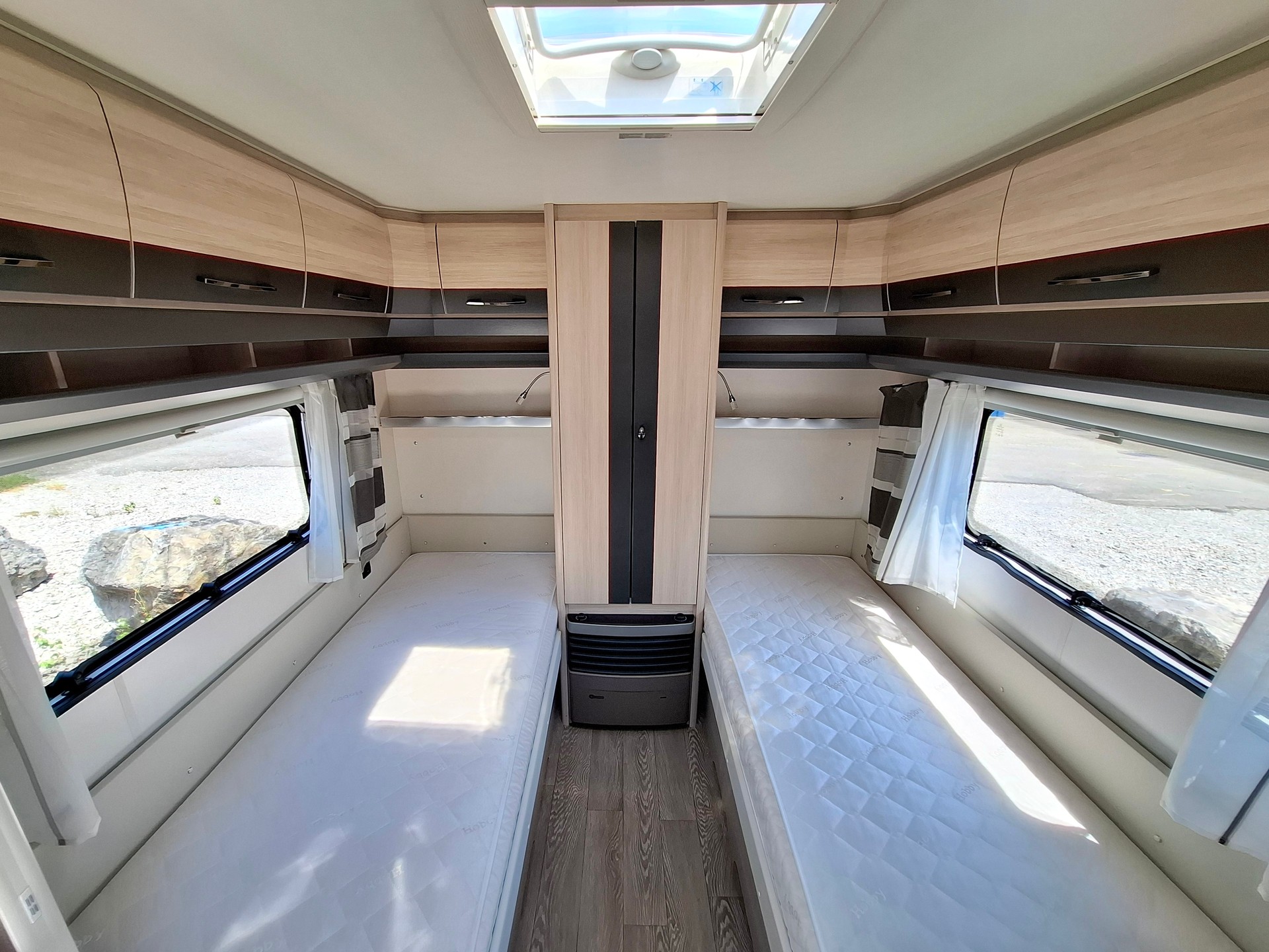 HOBBY DeLuxe 460 LU - Einzelbett, Mover, Markise, Vorzelt, Veloträger-image-11