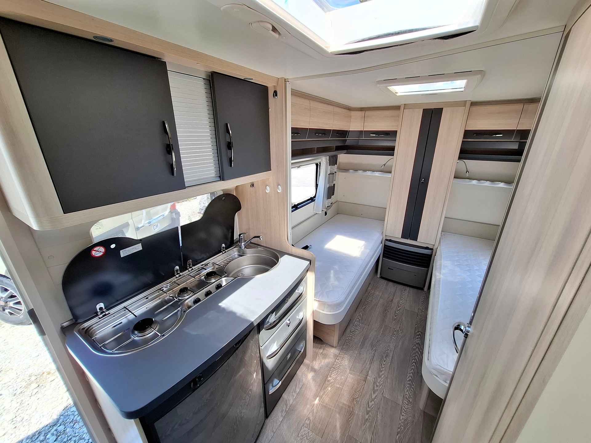 HOBBY DeLuxe 460 LU - Einzelbett, Mover, Markise, Vorzelt, Veloträger-image-10