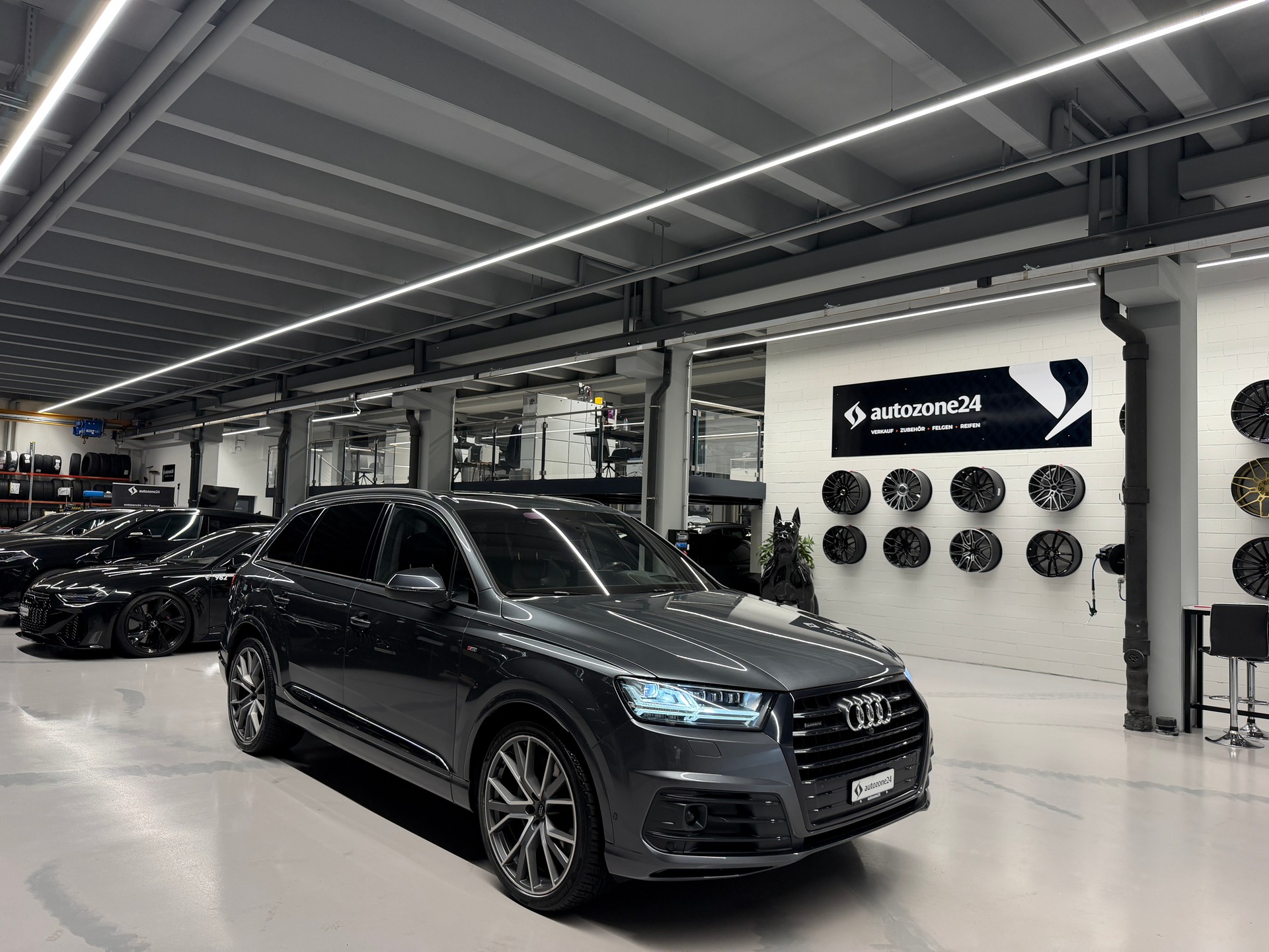 AUDI Q7 3.0 V6 TDI 272 quattro T-Tronic *S-Line*CH-Auto*Frisch ab Service u. MFK*Top Ausstattung*-showroom-element-2