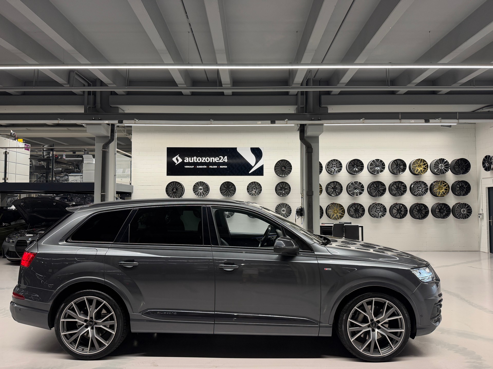 AUDI Q7 3.0 V6 TDI 272 quattro T-Tronic *S-Line*CH-Auto*Frisch ab Service u. MFK*Top Ausstattung*-image-4