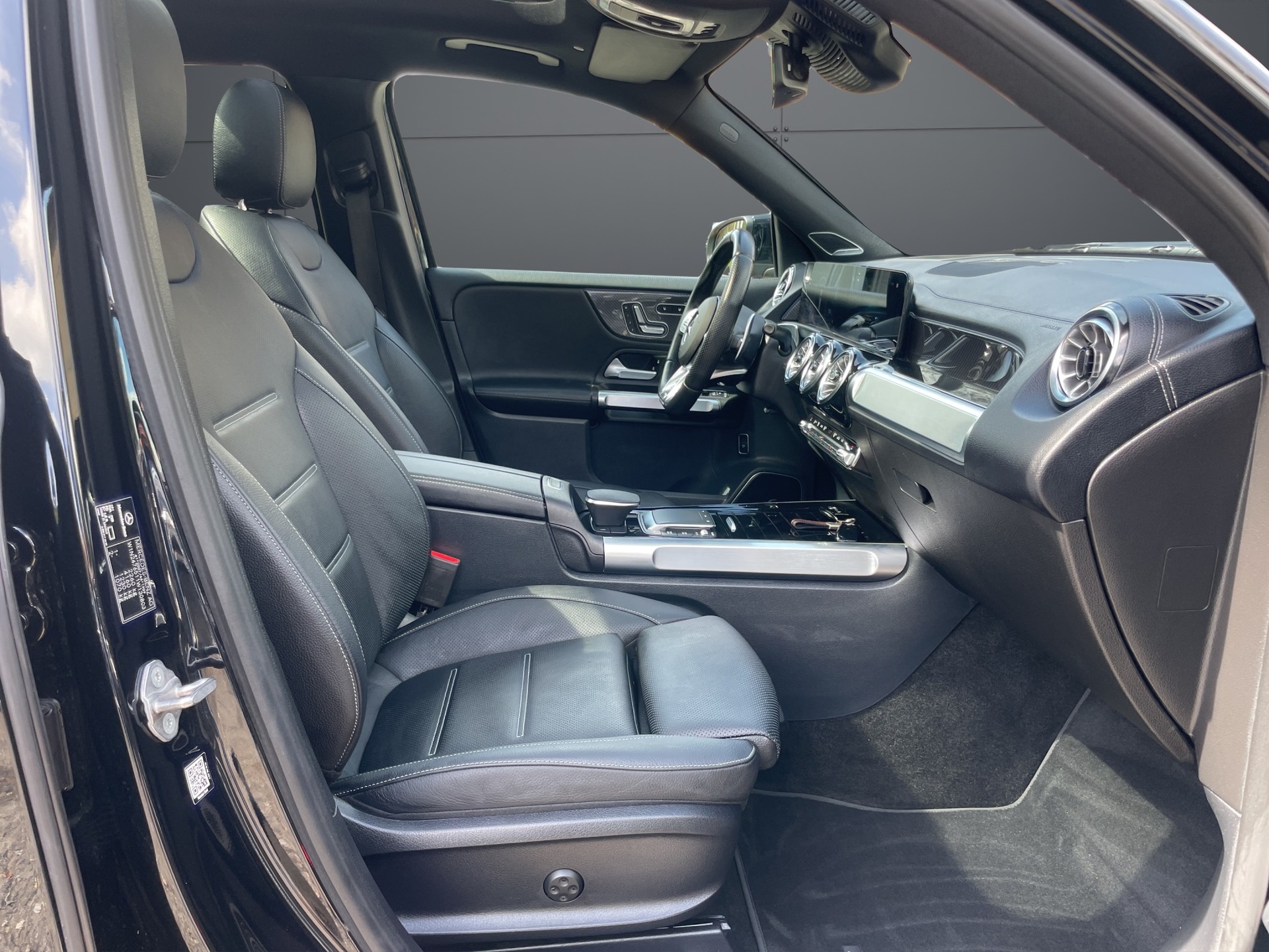 MERCEDES-BENZ GLB 35 AMG 4Matic 8G-Tronic-image-8