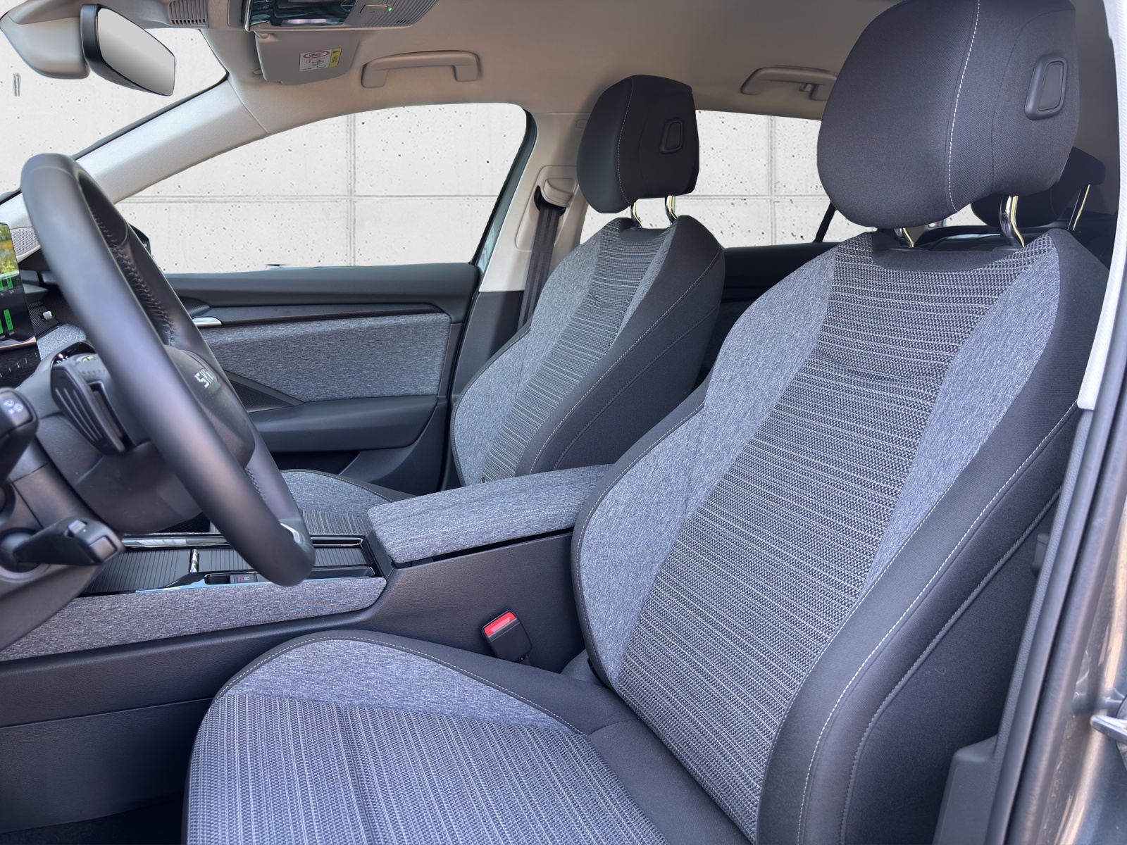 SKODA New Superb Combi 2.0 TSI Selection 4x4 DSG mit AHK & fortl. Werksgarantie-image-26