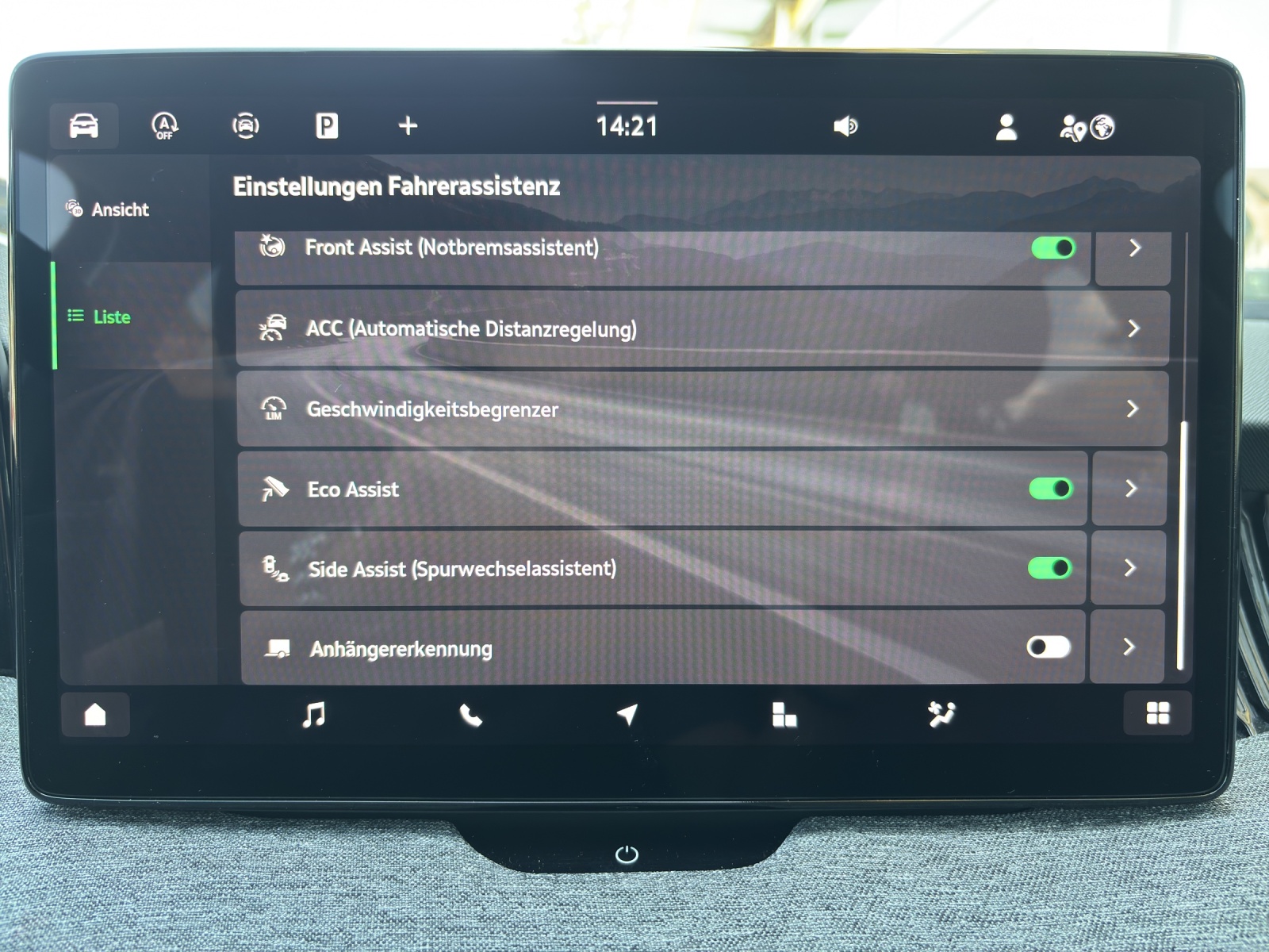 SKODA New Superb Combi 2.0 TSI Selection 4x4 DSG mit AHK & fortl. Werksgarantie-image-24