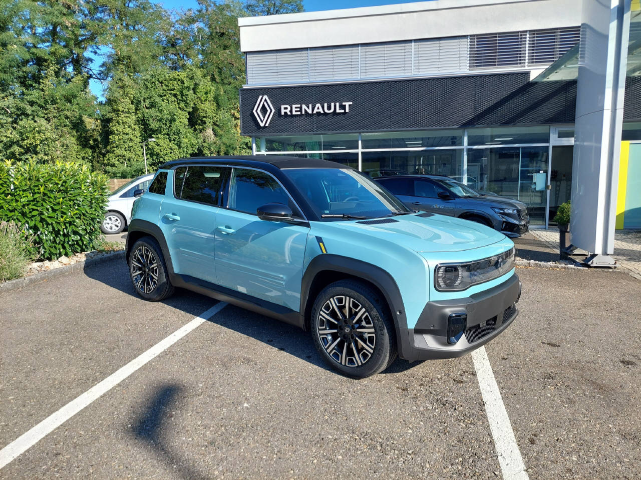 RENAULT R4 E-Tech Comfort Range plein sud iconic-image-0
