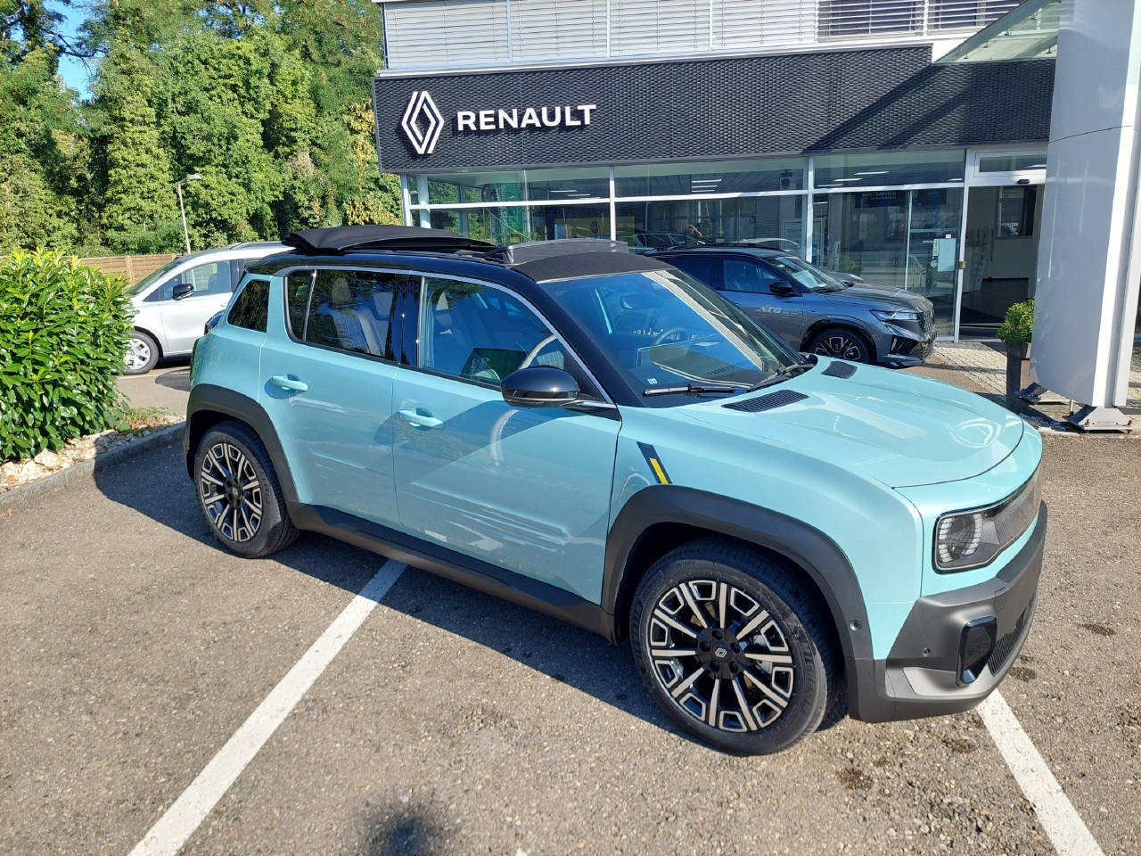 RENAULT R4 E-Tech Comfort Range plein sud iconic-image-9