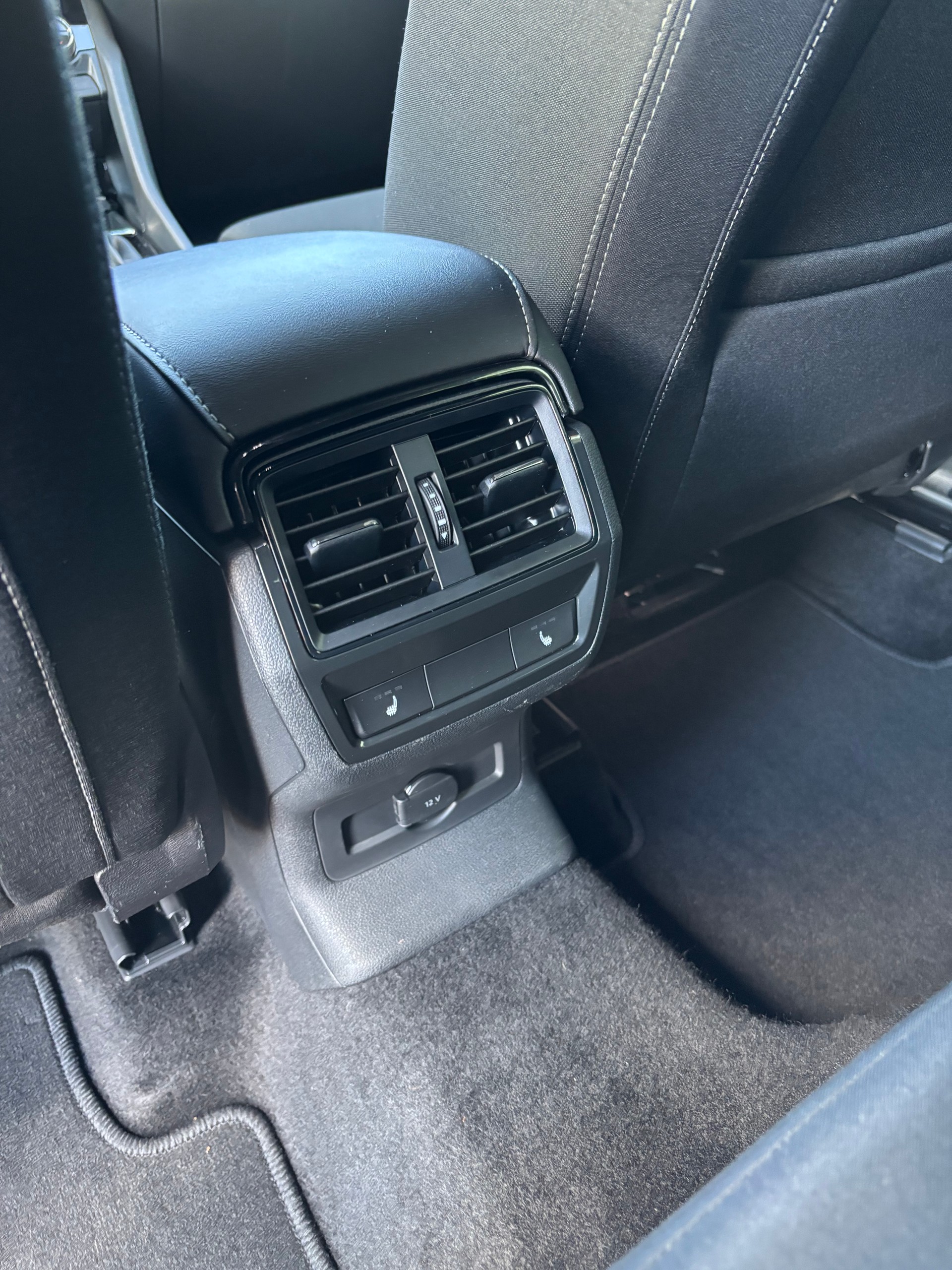SKODA Karoq 2.0 TSI SportLine 4x4 DSG-image-8