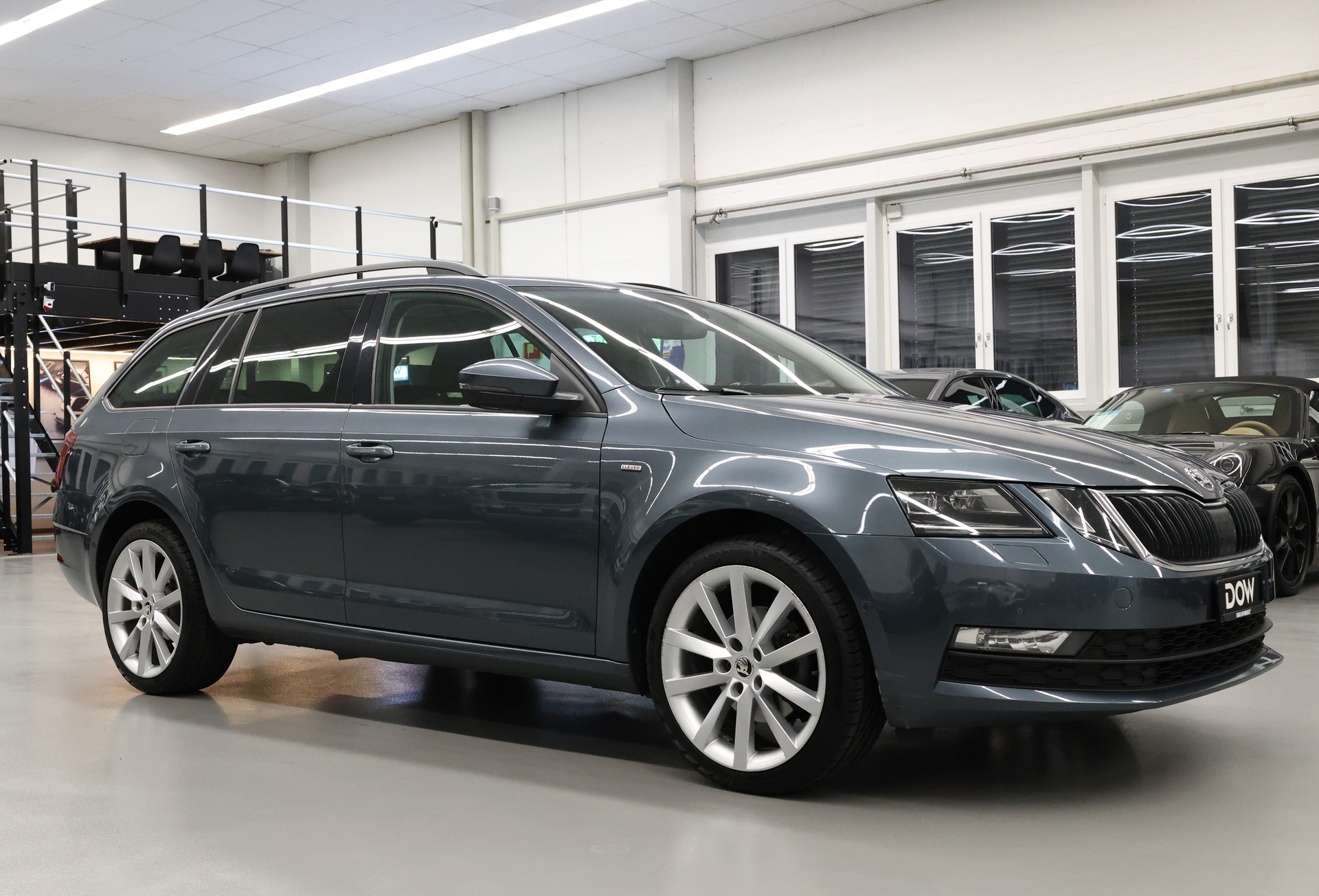 SKODA Octavia Combi 2.0 TDI 150 Ambition DSG-image-1
