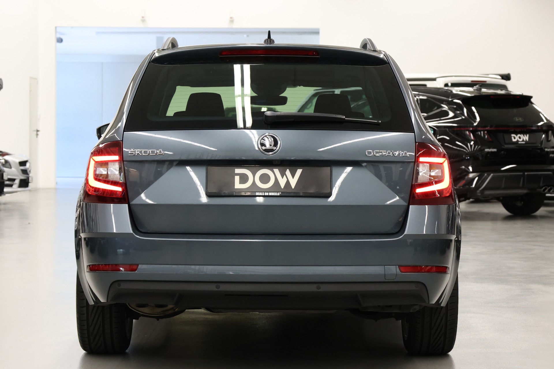 SKODA Octavia Combi 2.0 TDI 150 Ambition DSG-image-8