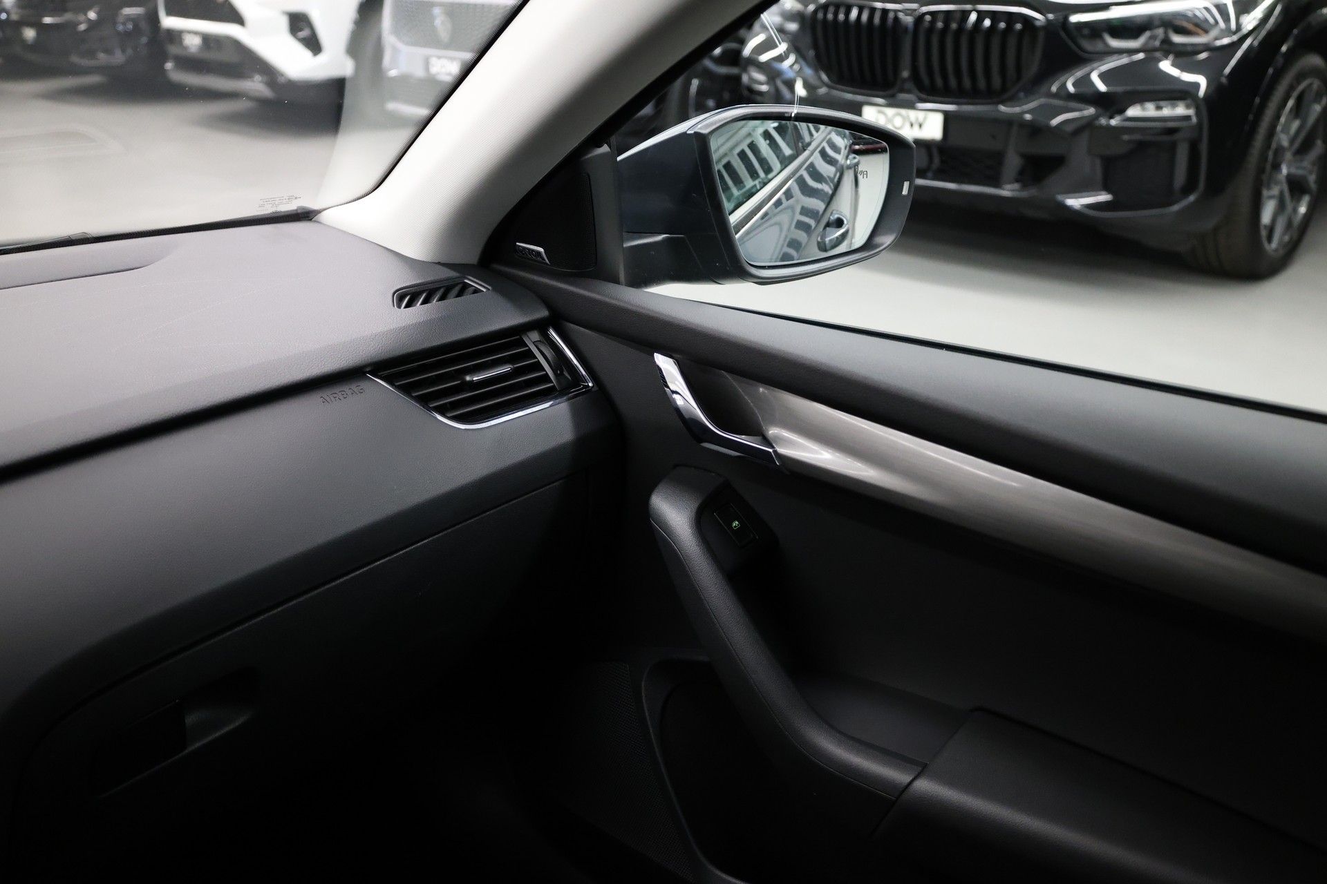SKODA Octavia Combi 2.0 TDI 150 Ambition DSG-image-21