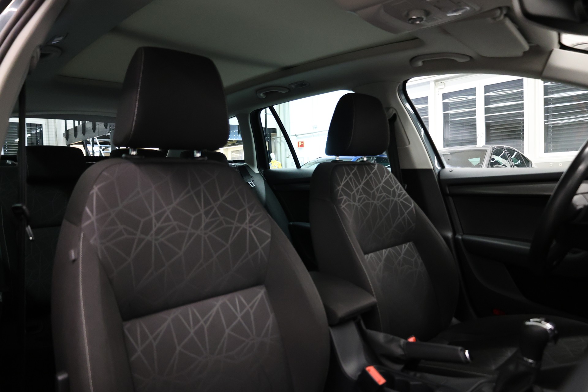 SKODA Octavia Combi 2.0 TDI 150 Ambition DSG-image-17