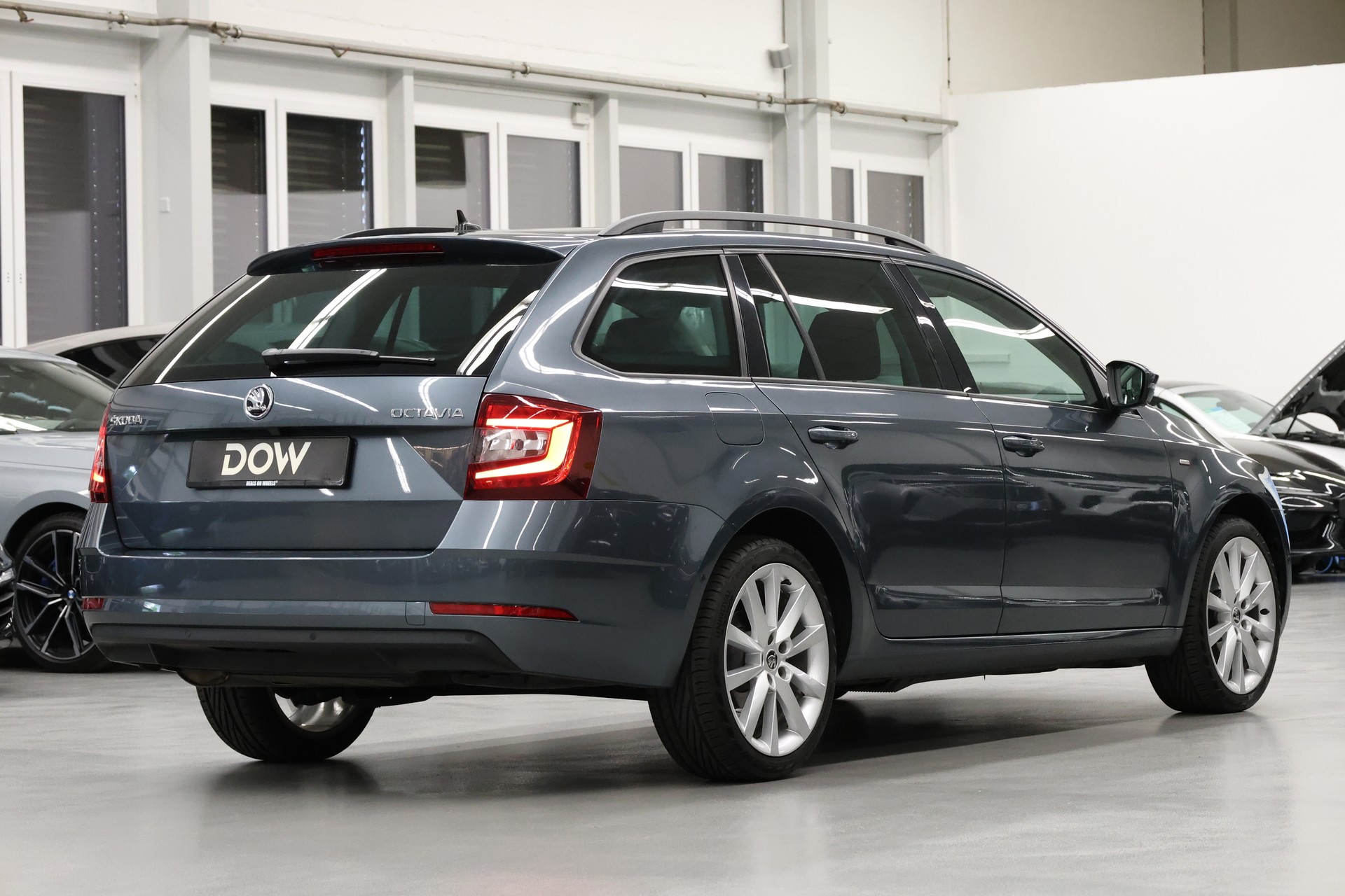 SKODA Octavia Combi 2.0 TDI 150 Ambition DSG-image-6
