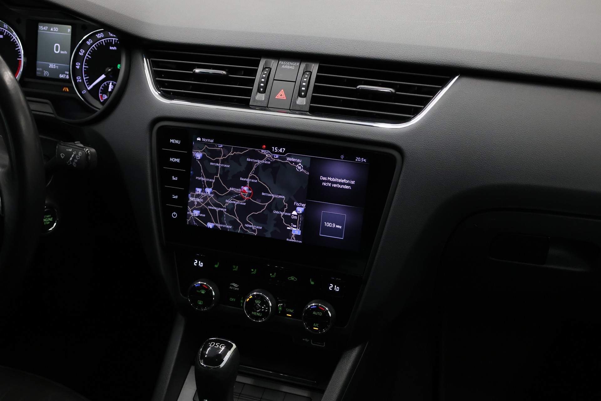 SKODA Octavia Combi 2.0 TDI 150 Ambition DSG-image-19