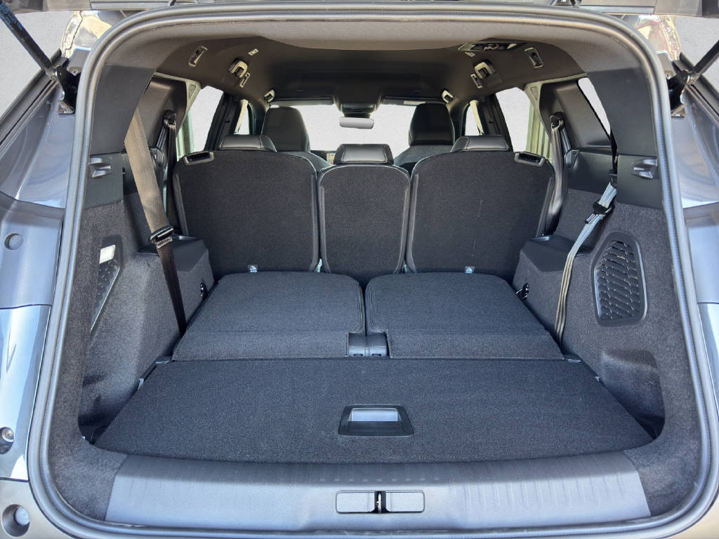 PEUGEOT 5008 1.2 Hybrid Allure Premium-image-7